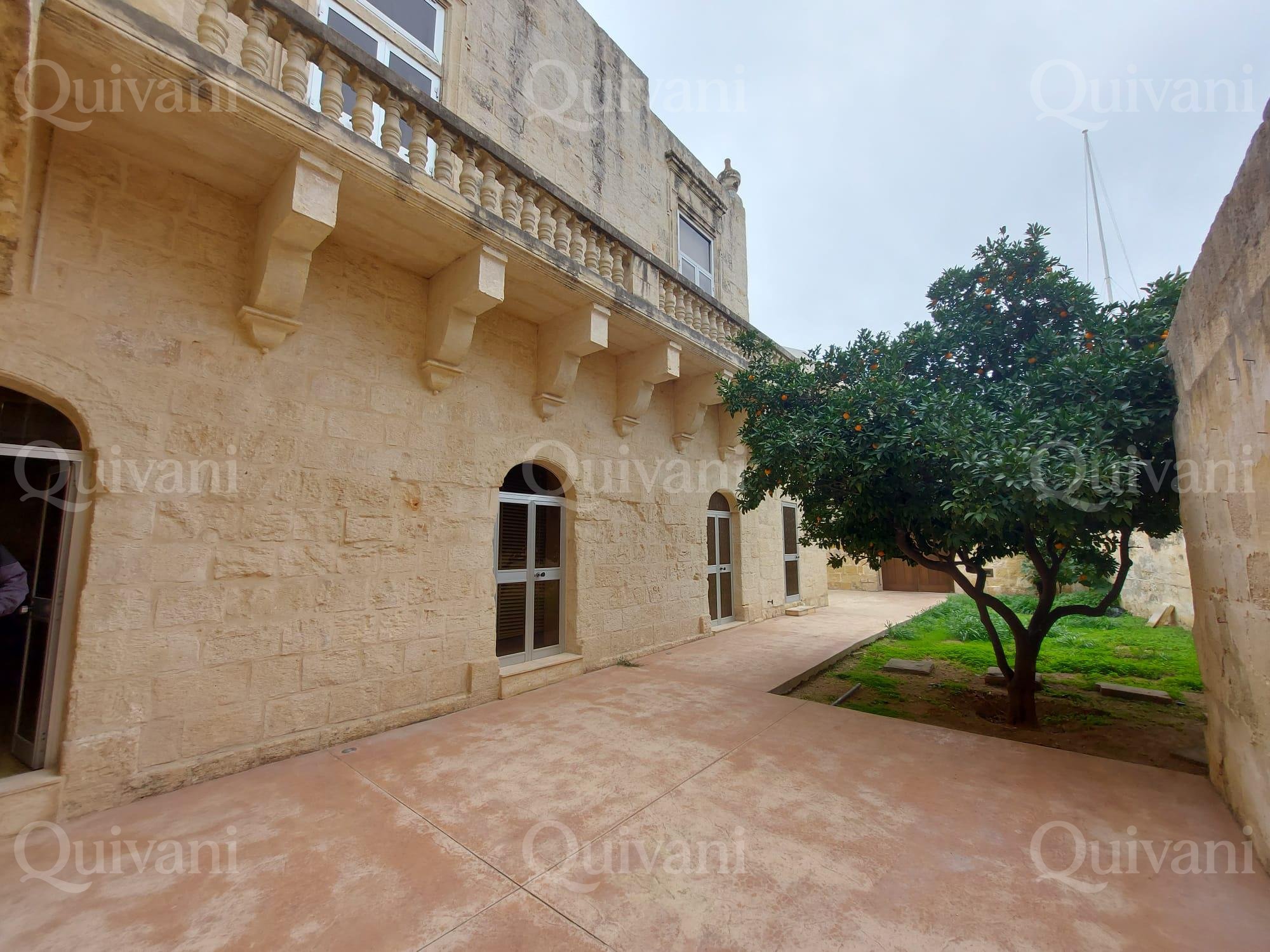 Mosta, Unconverted Palazzo