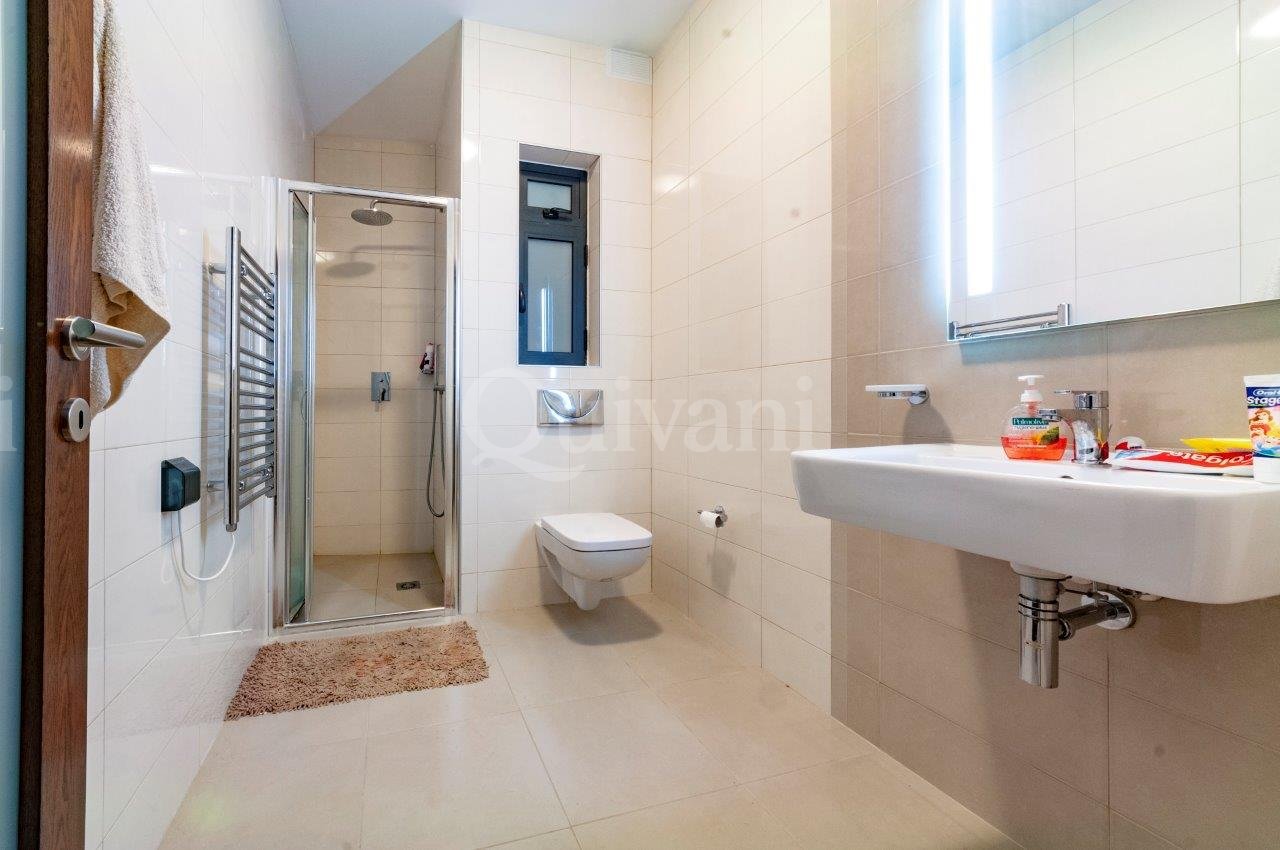 Pender Gardens, Furnished Duplex Apartment