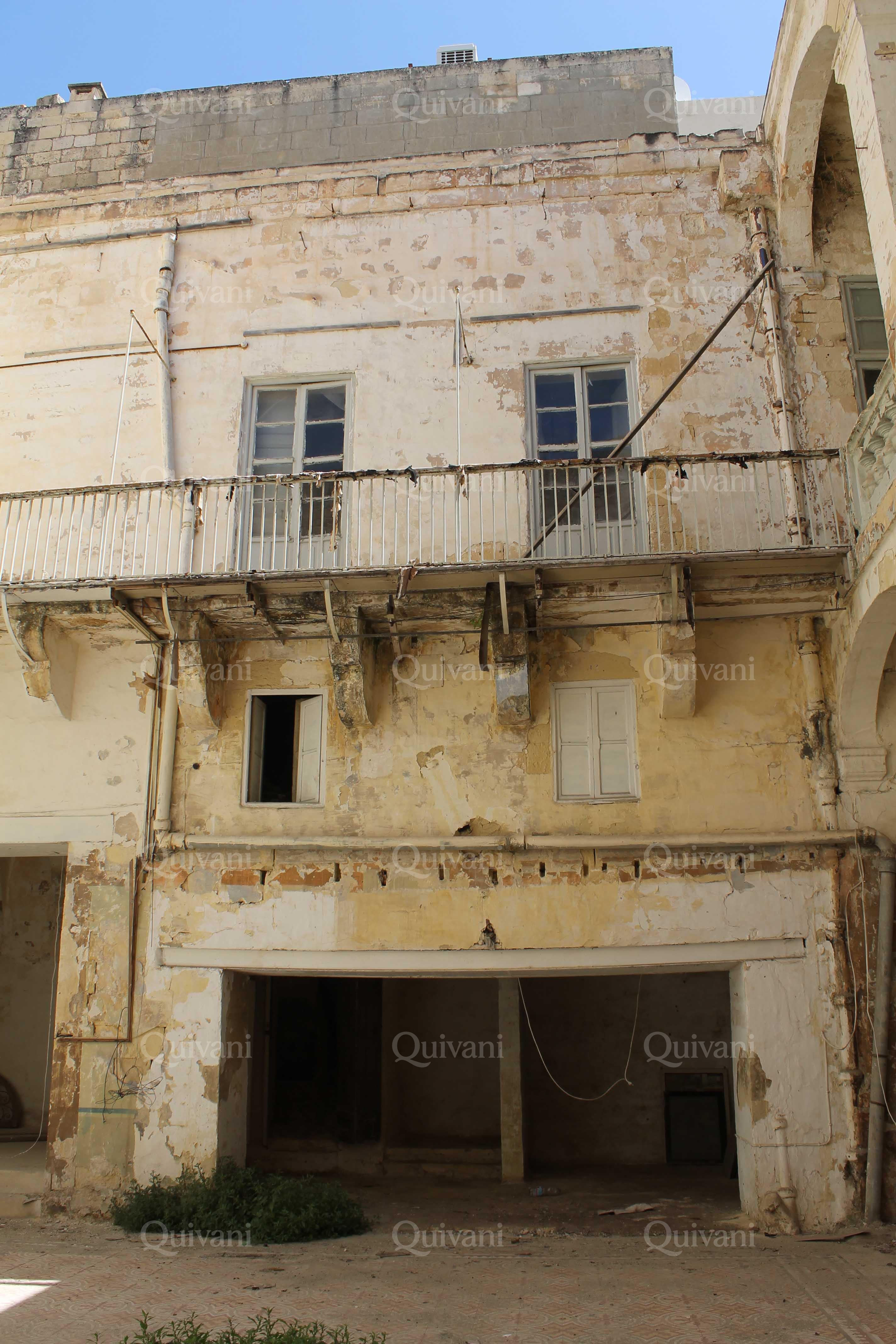 Valletta, Unconverted Palazzo