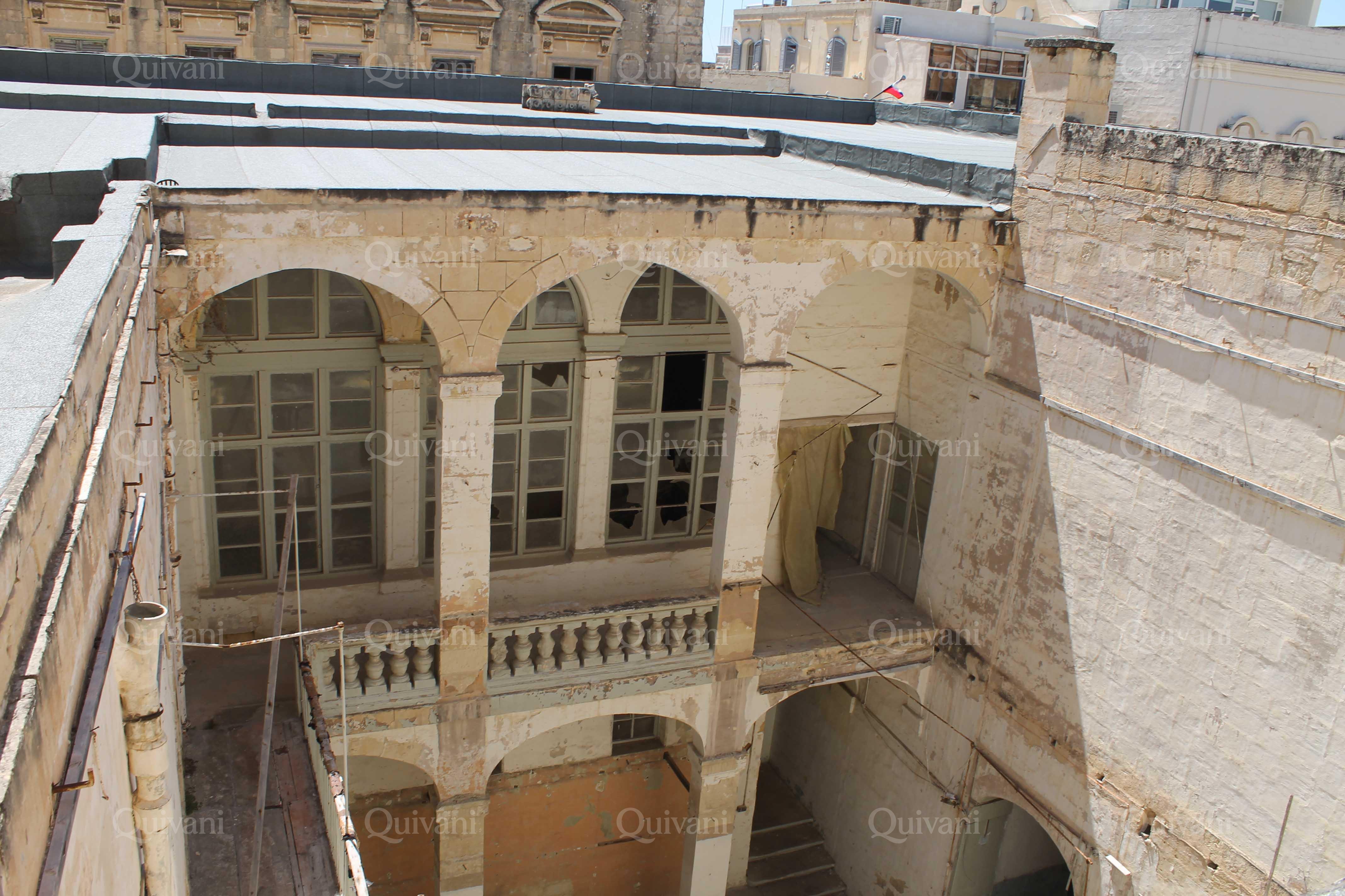 Valletta, Unconverted Palazzo