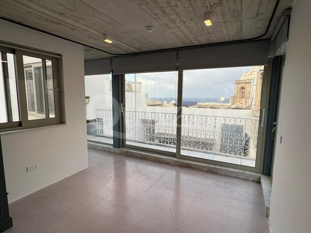 Valletta, Furnished Penthouse