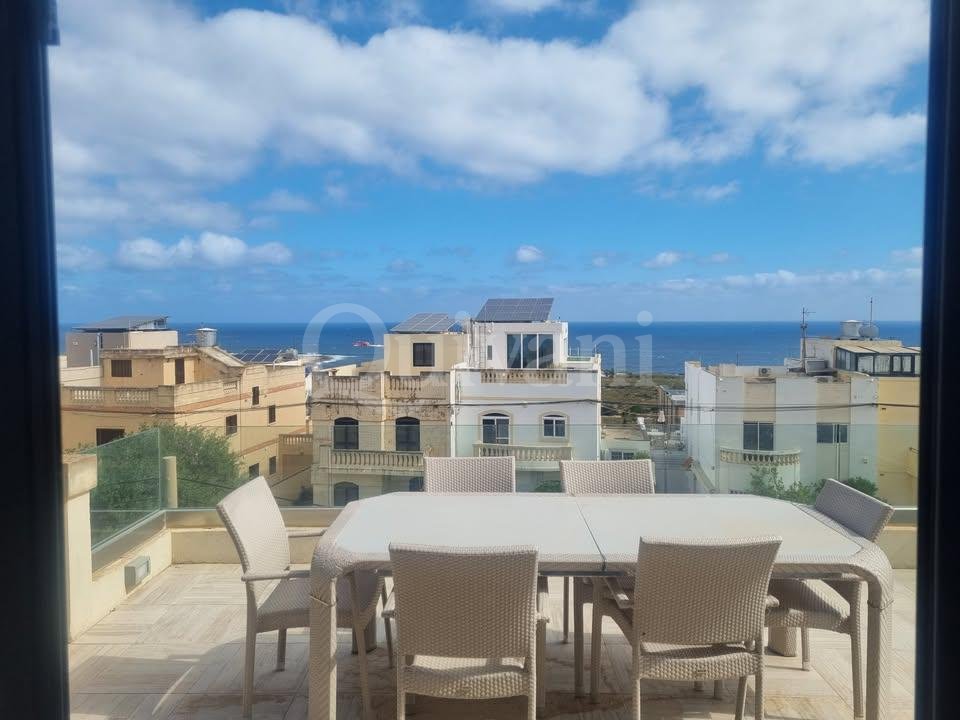 Pembroke, Furnished Elevated Maisonette