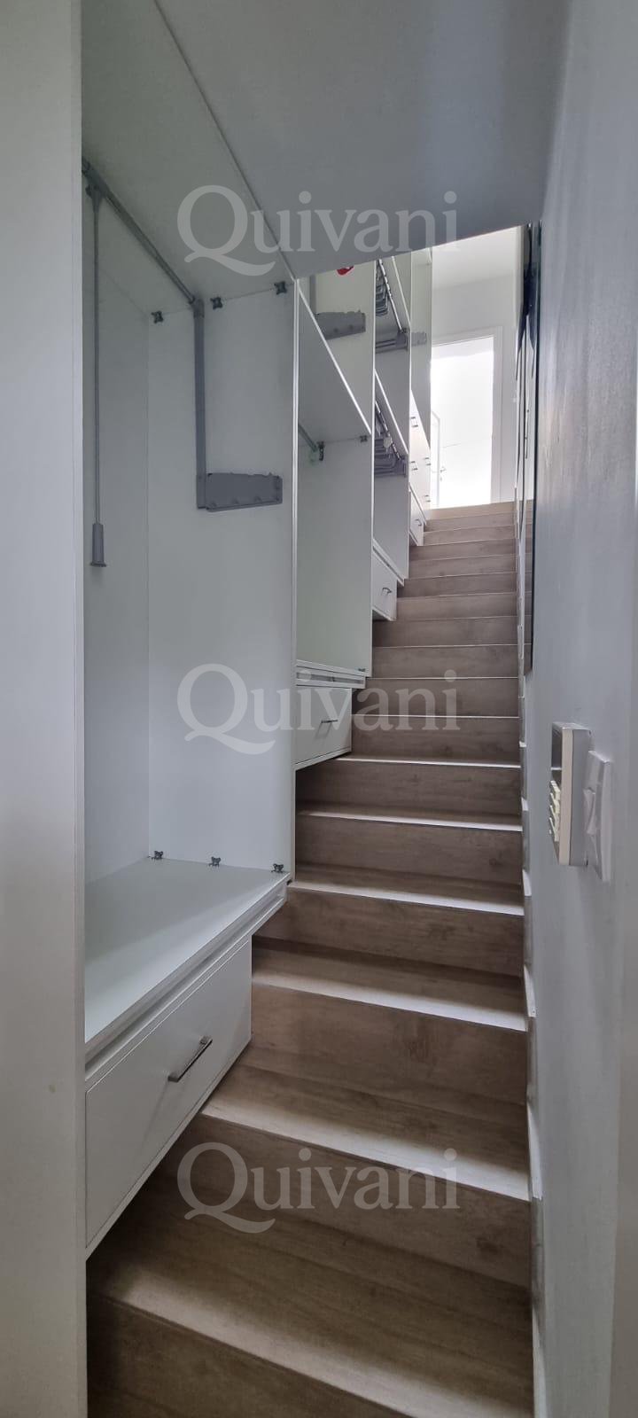 Pembroke, Furnished Elevated Maisonette
