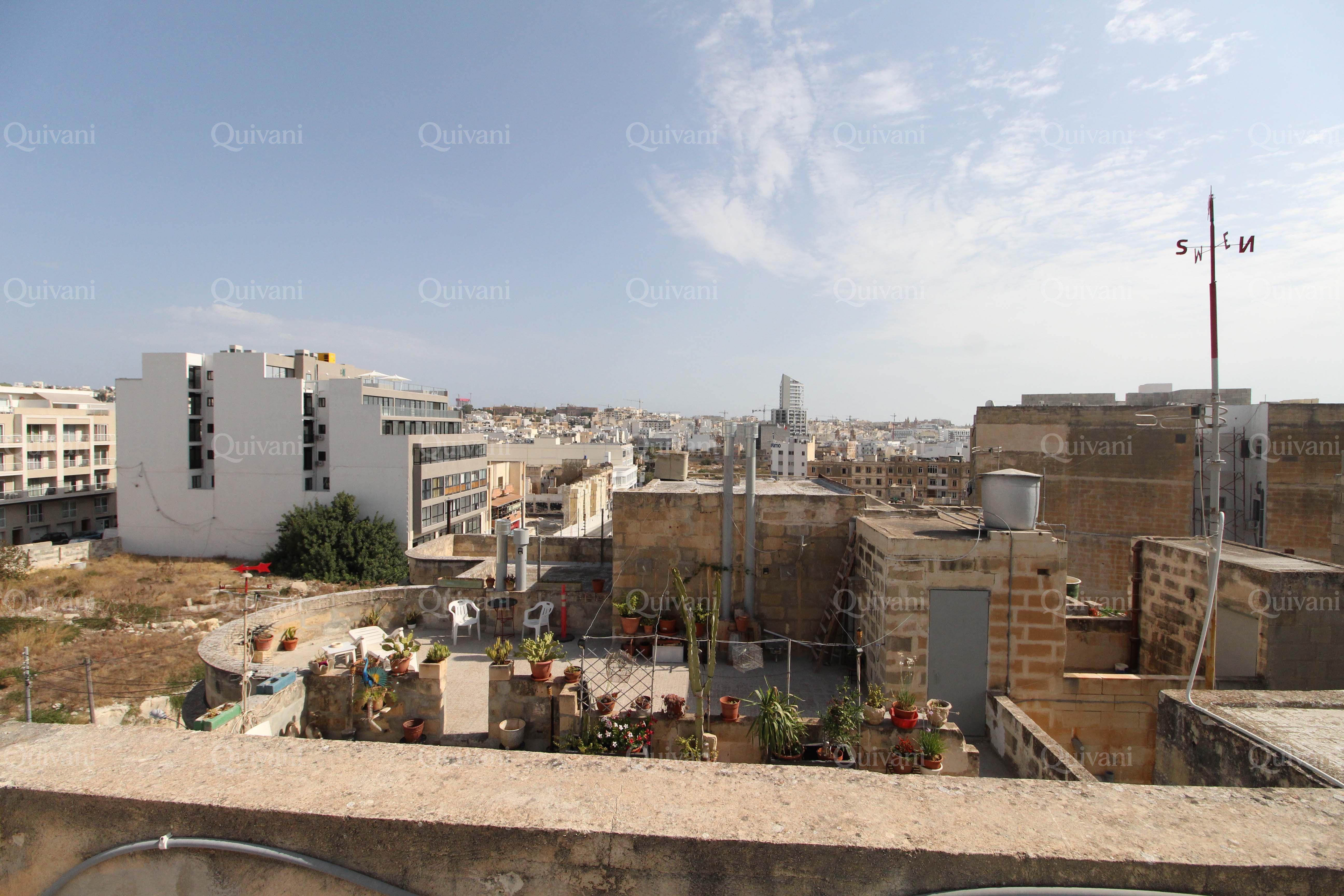 Msida, Furnished Town House