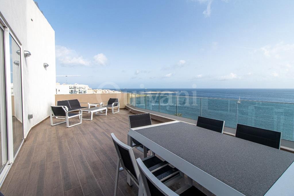 Qawra, Furnished Penthouse