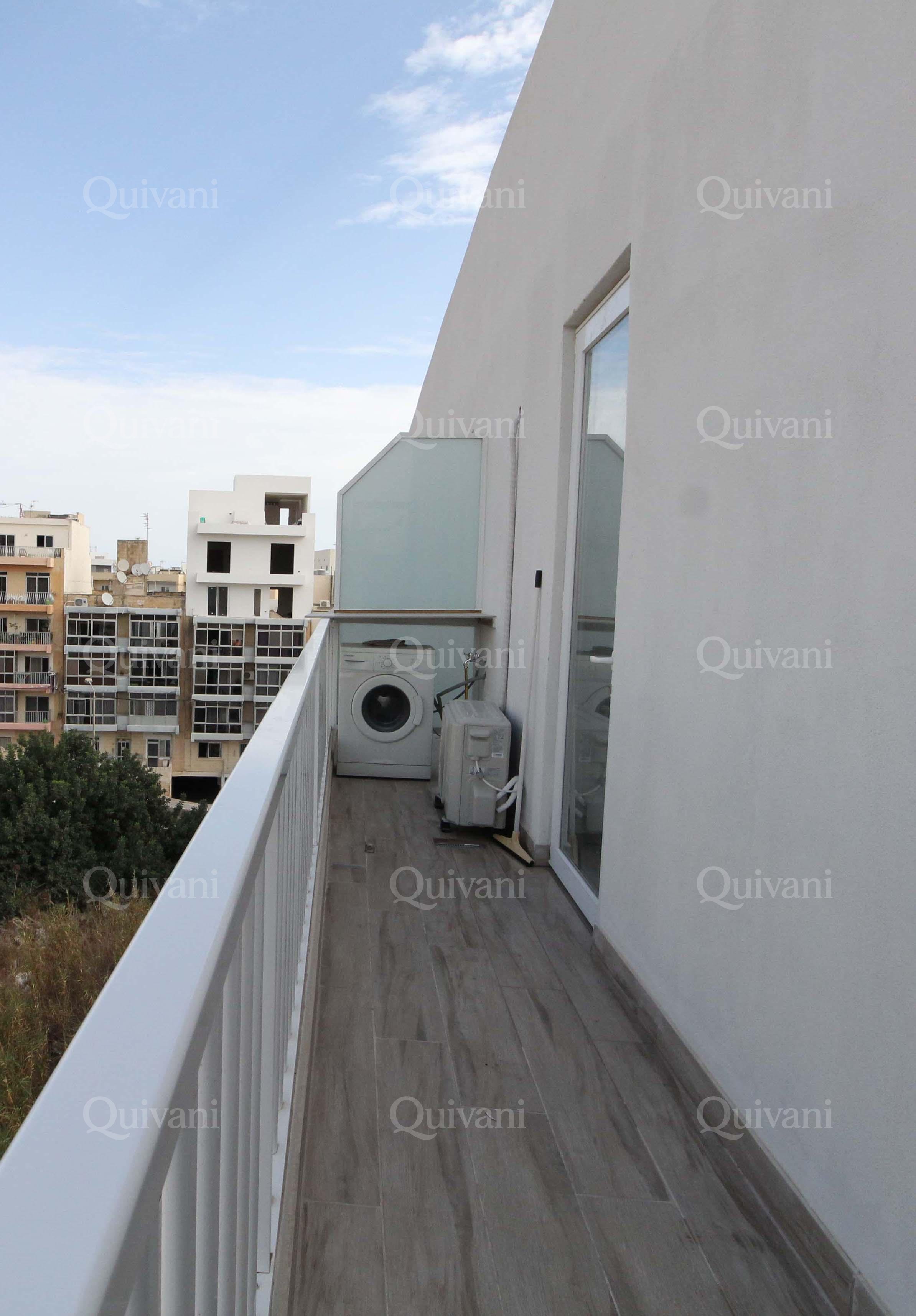 Qawra, Furnished Penthouse
