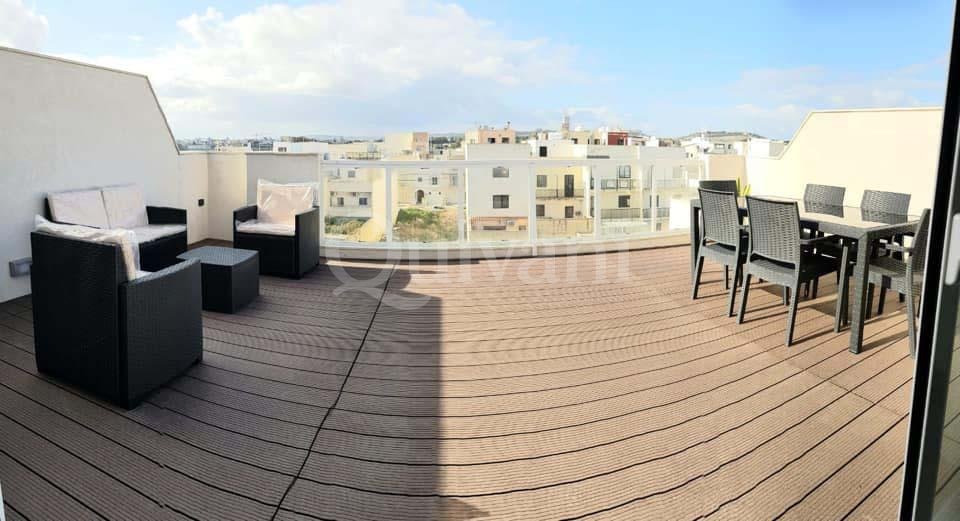 Mosta, Furnished Penthouse
