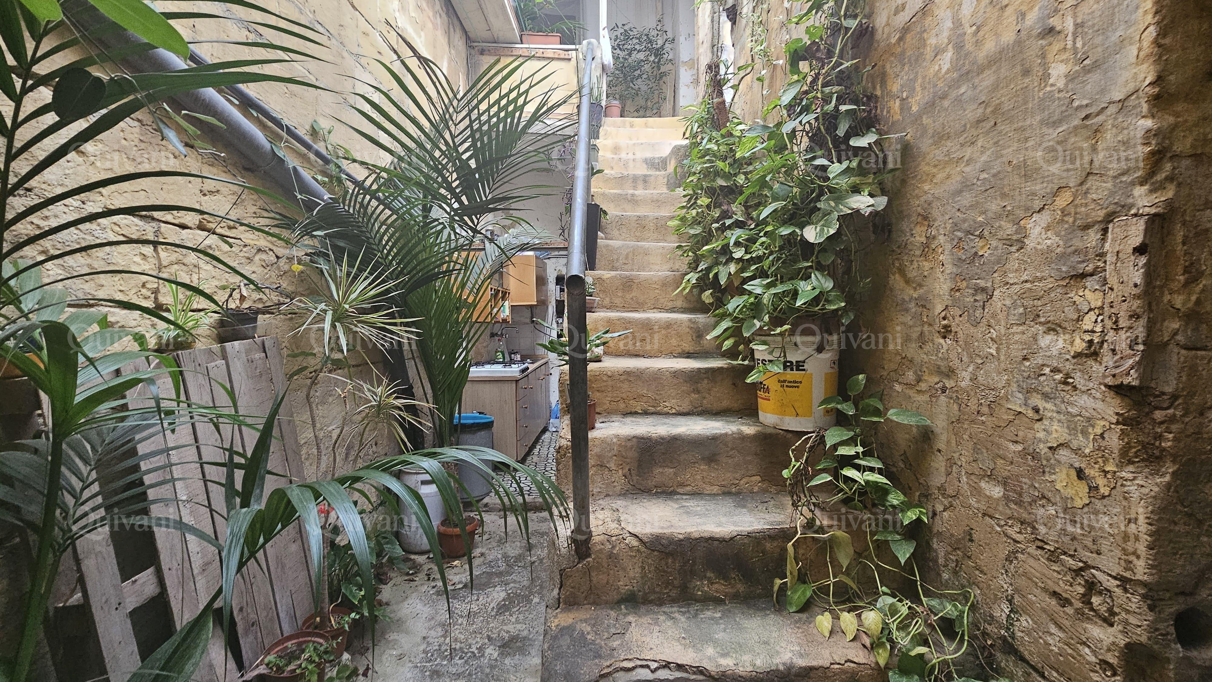 Qormi, Unconverted House of Character