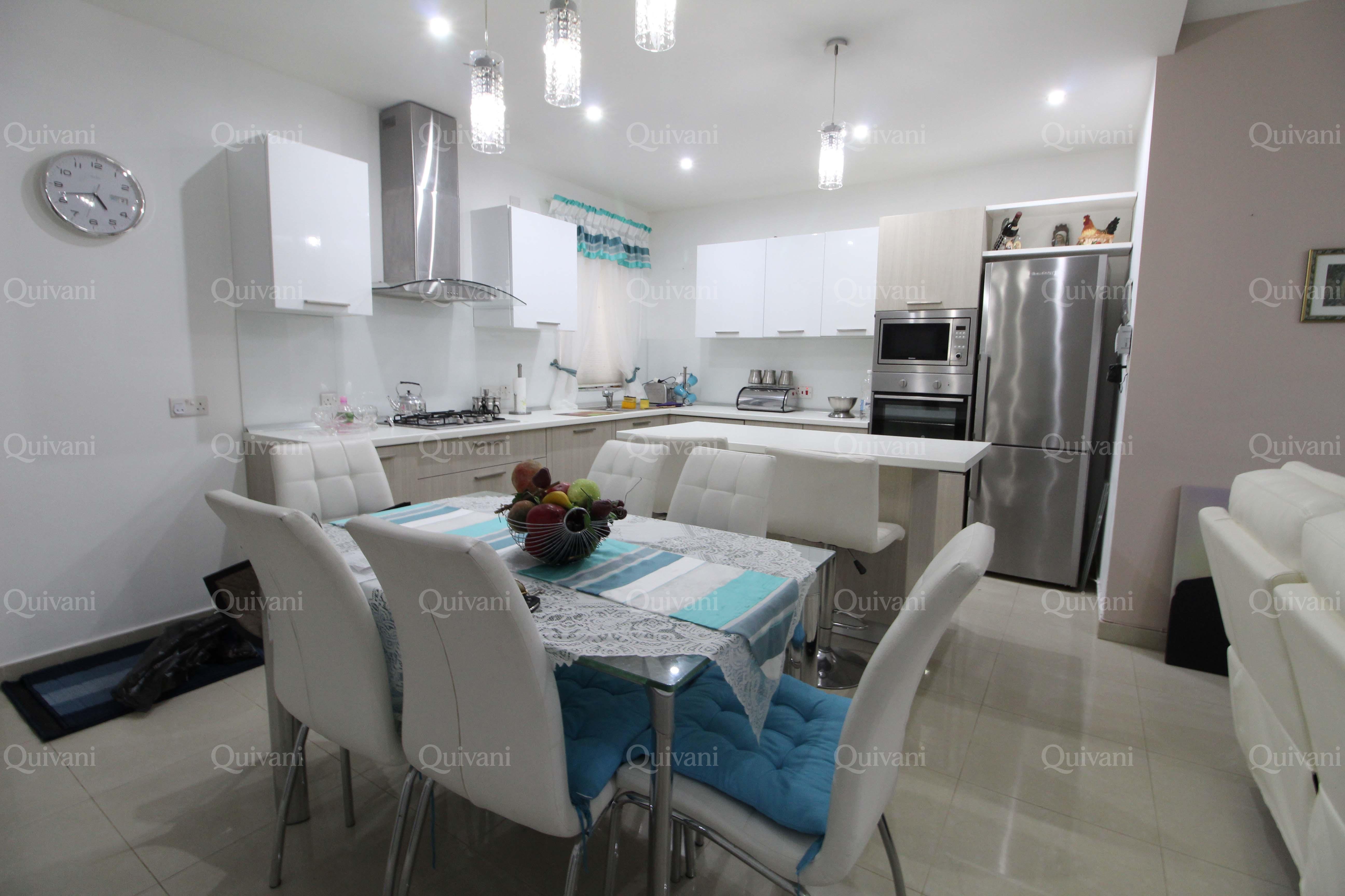 Santa Venera, Furnished Elevated Maisonette
