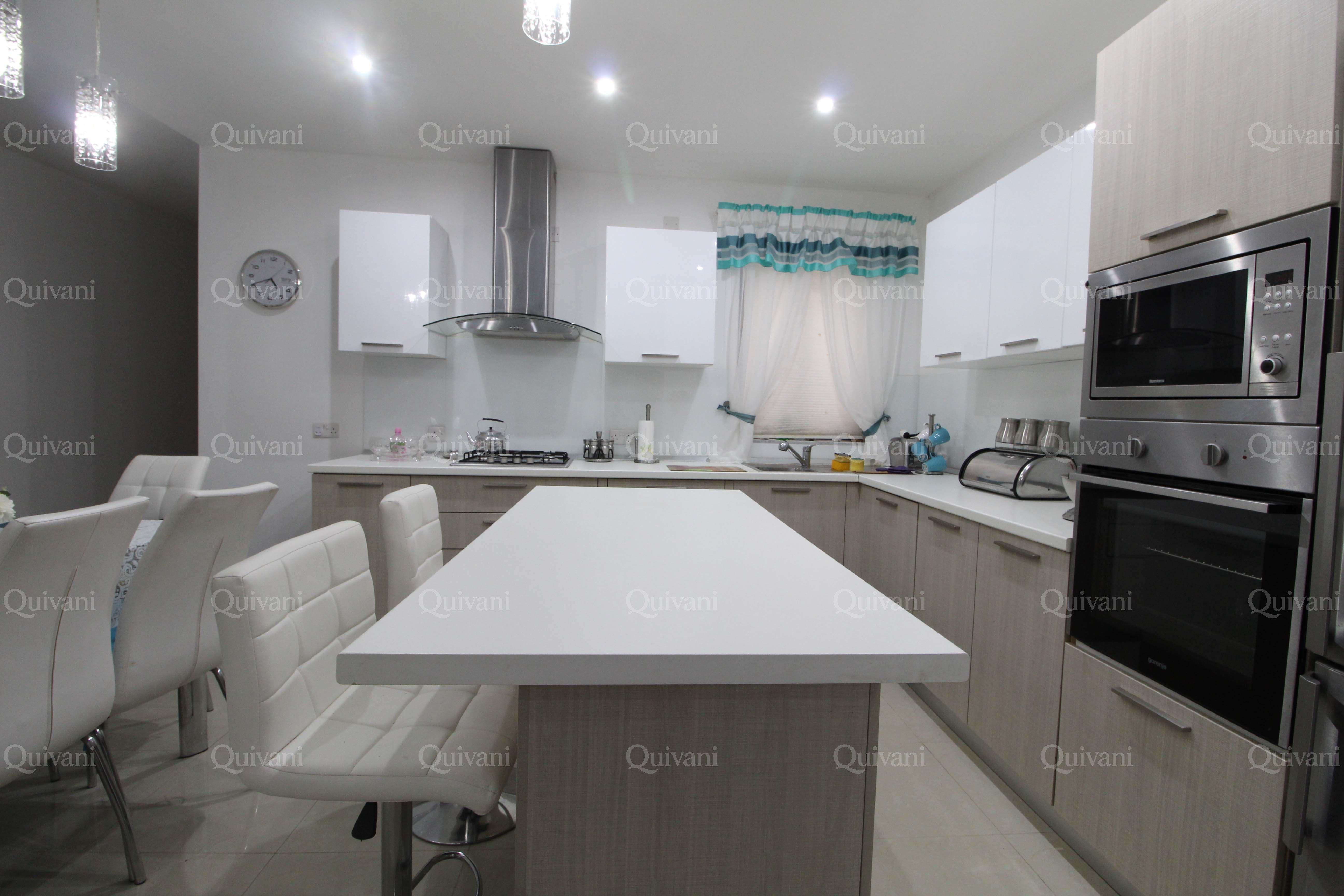 Santa Venera, Furnished Elevated Maisonette