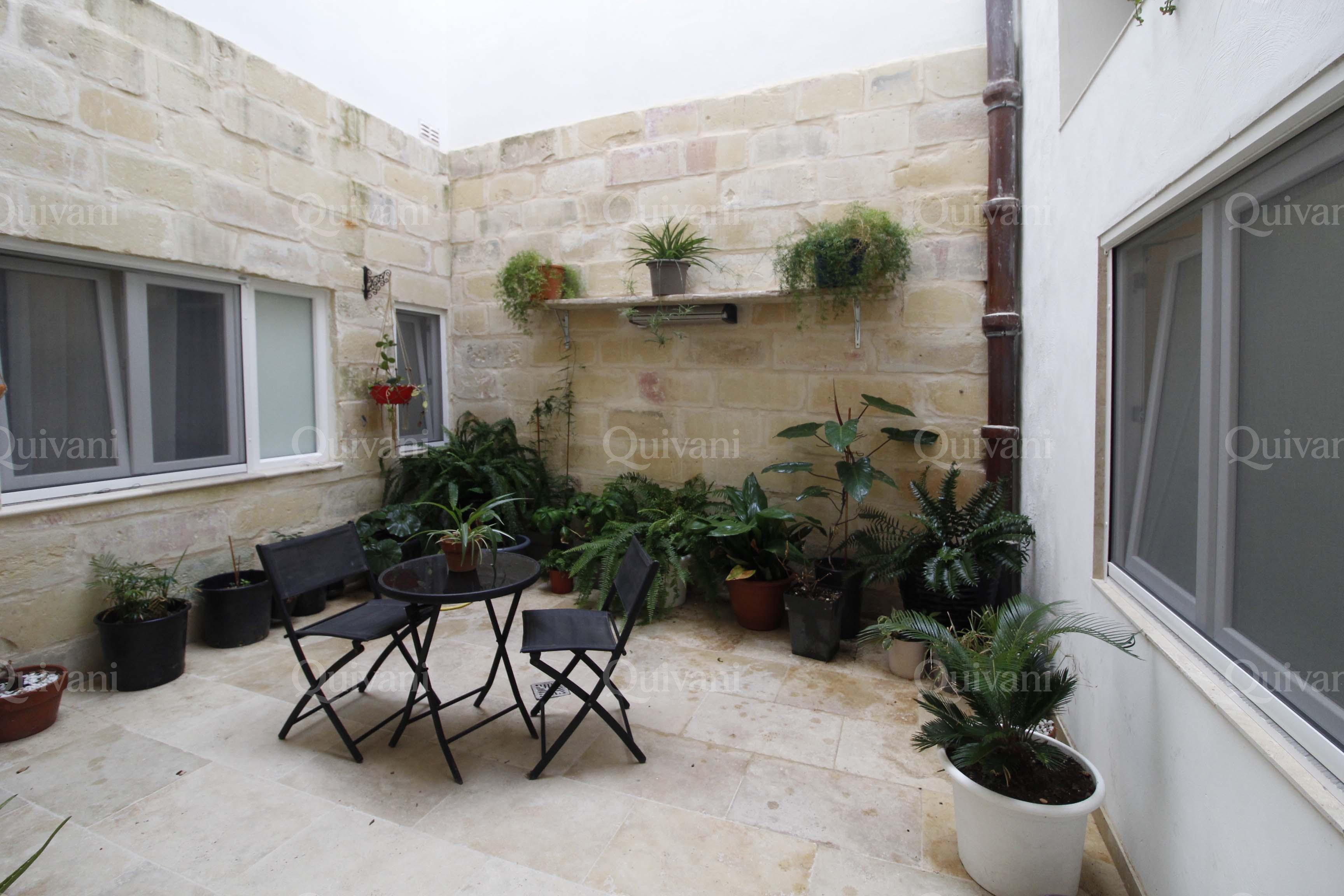 Zebbug, Fully Equipped Guest House