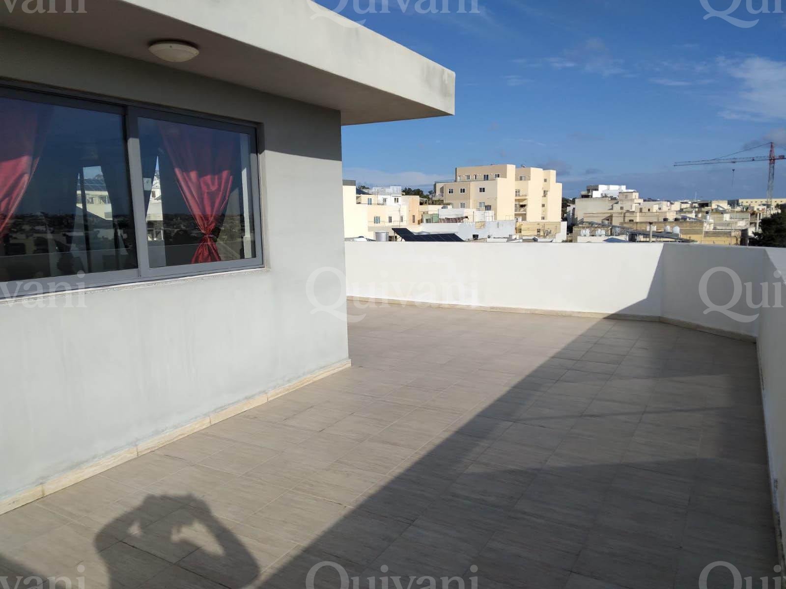 Iklin, Furnished Penthouse