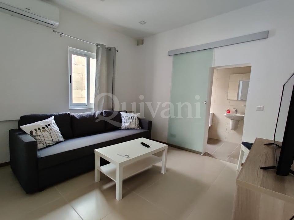 Gzira, Furnished Town House