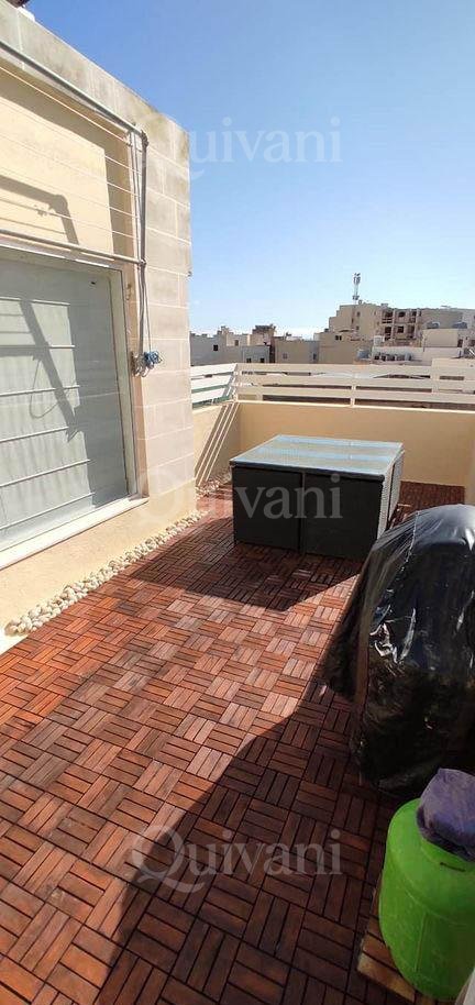 San Gwann, Furnished duplex Penthouse