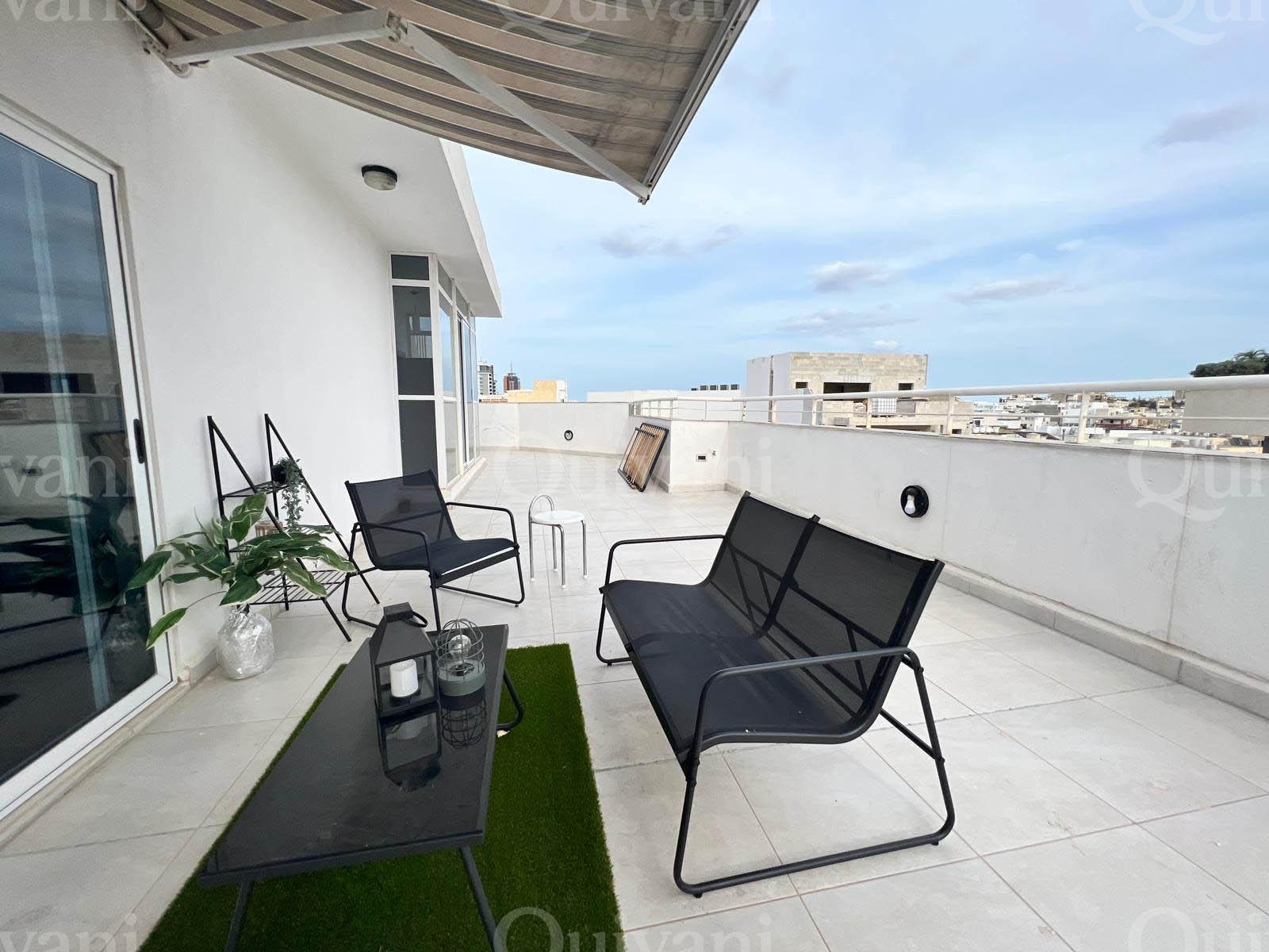 Swieqi, Furnished duplex Penthouse