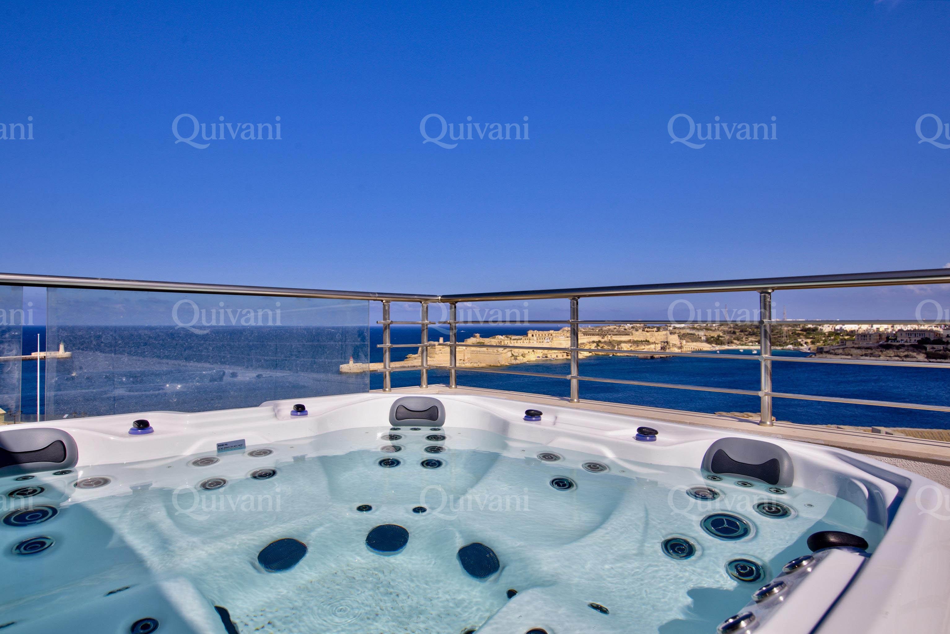 Valletta, Furnished Penthouse