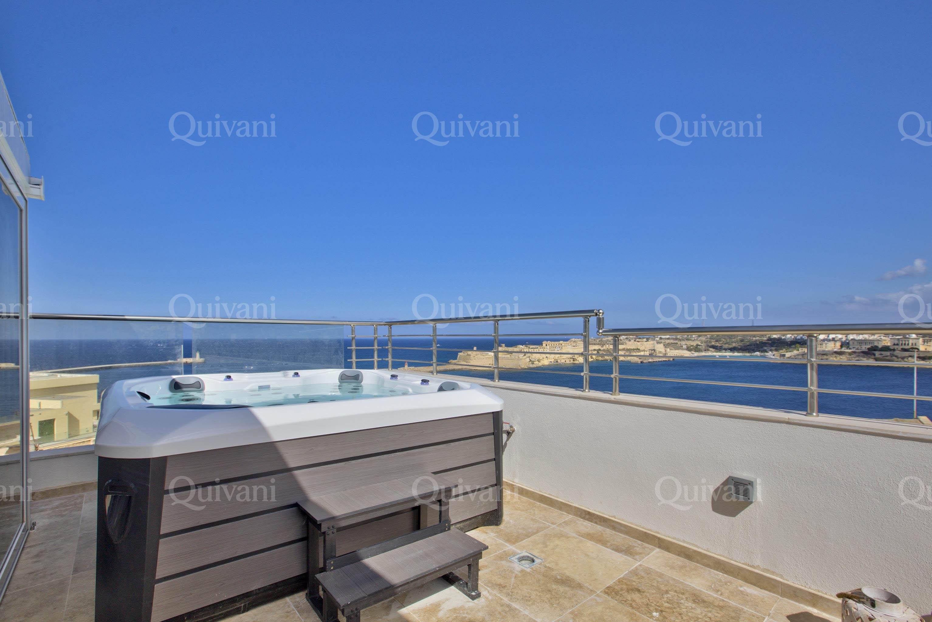 Valletta, Furnished Penthouse
