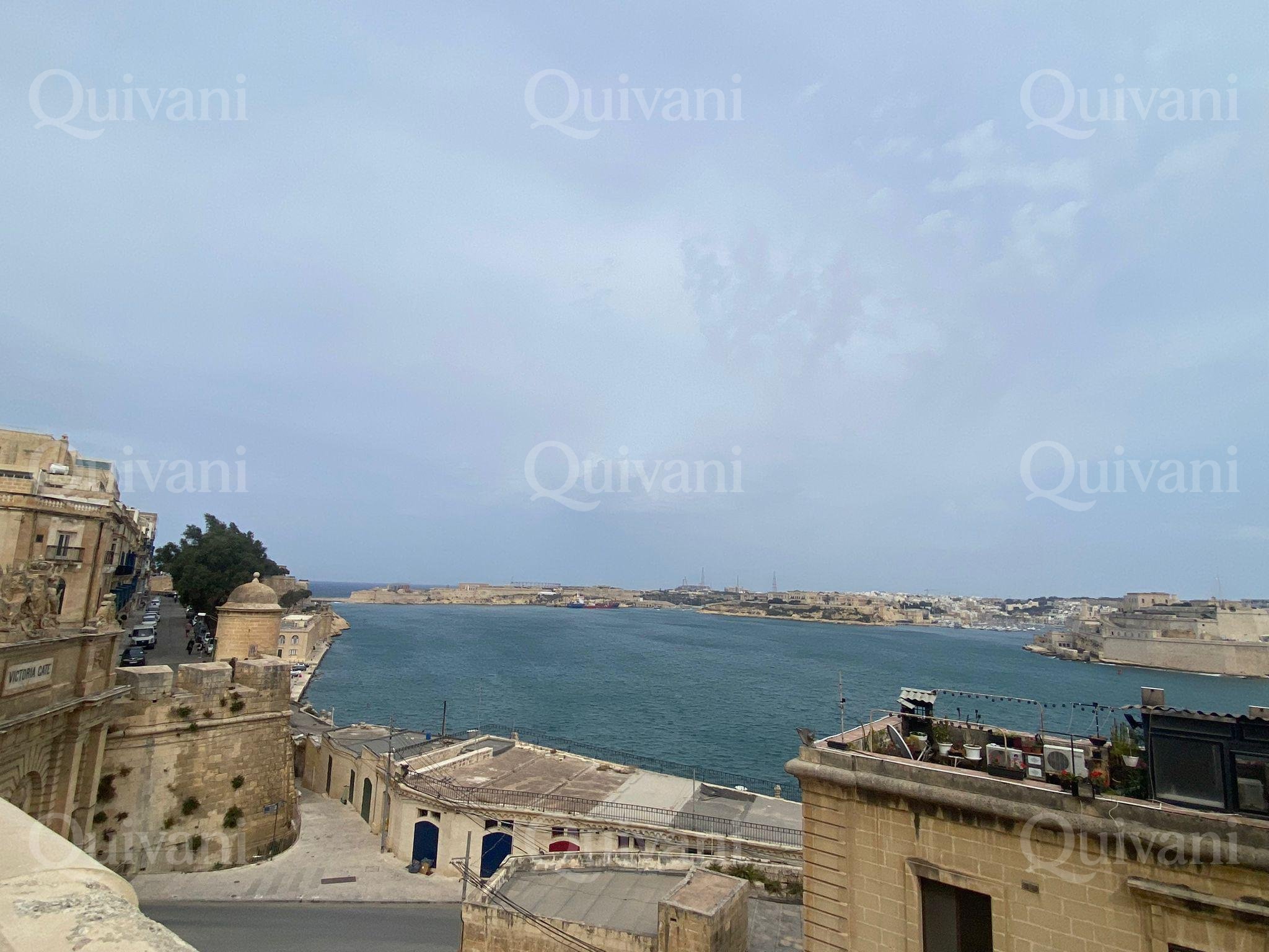 Valletta, Furnished Townhouse