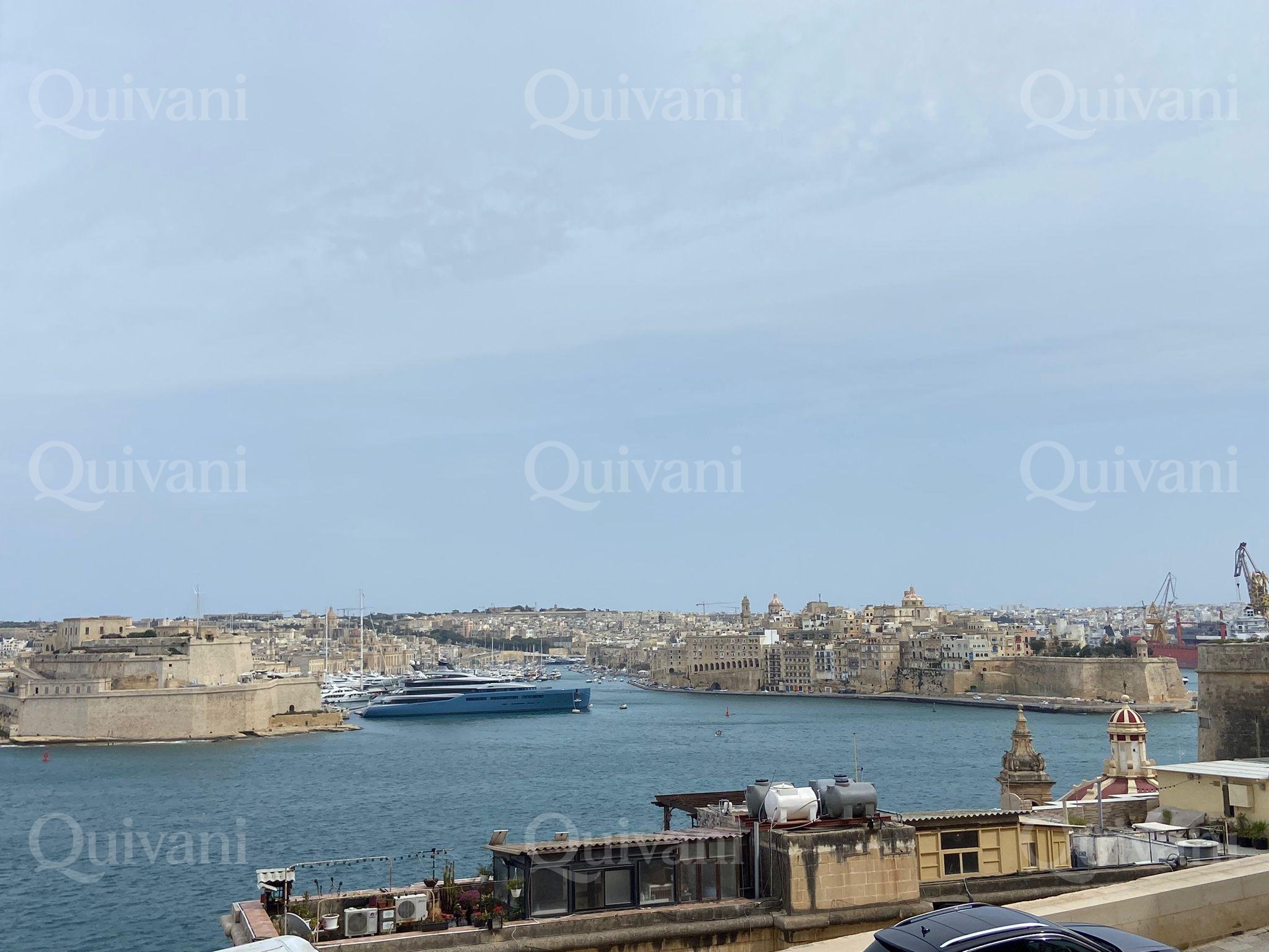 Valletta, Furnished Townhouse
