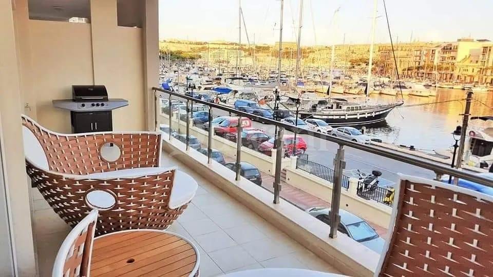 Ta'' Xbiex, Furnished Apartment