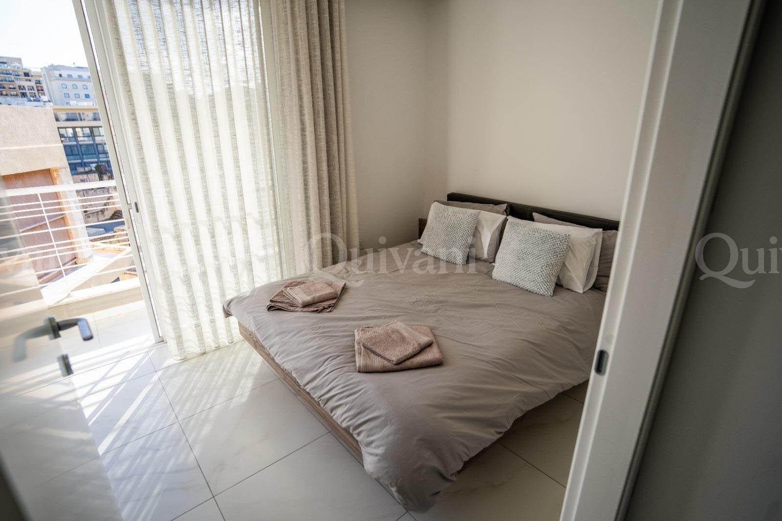 Sliema, Furnished duplex Penthouse