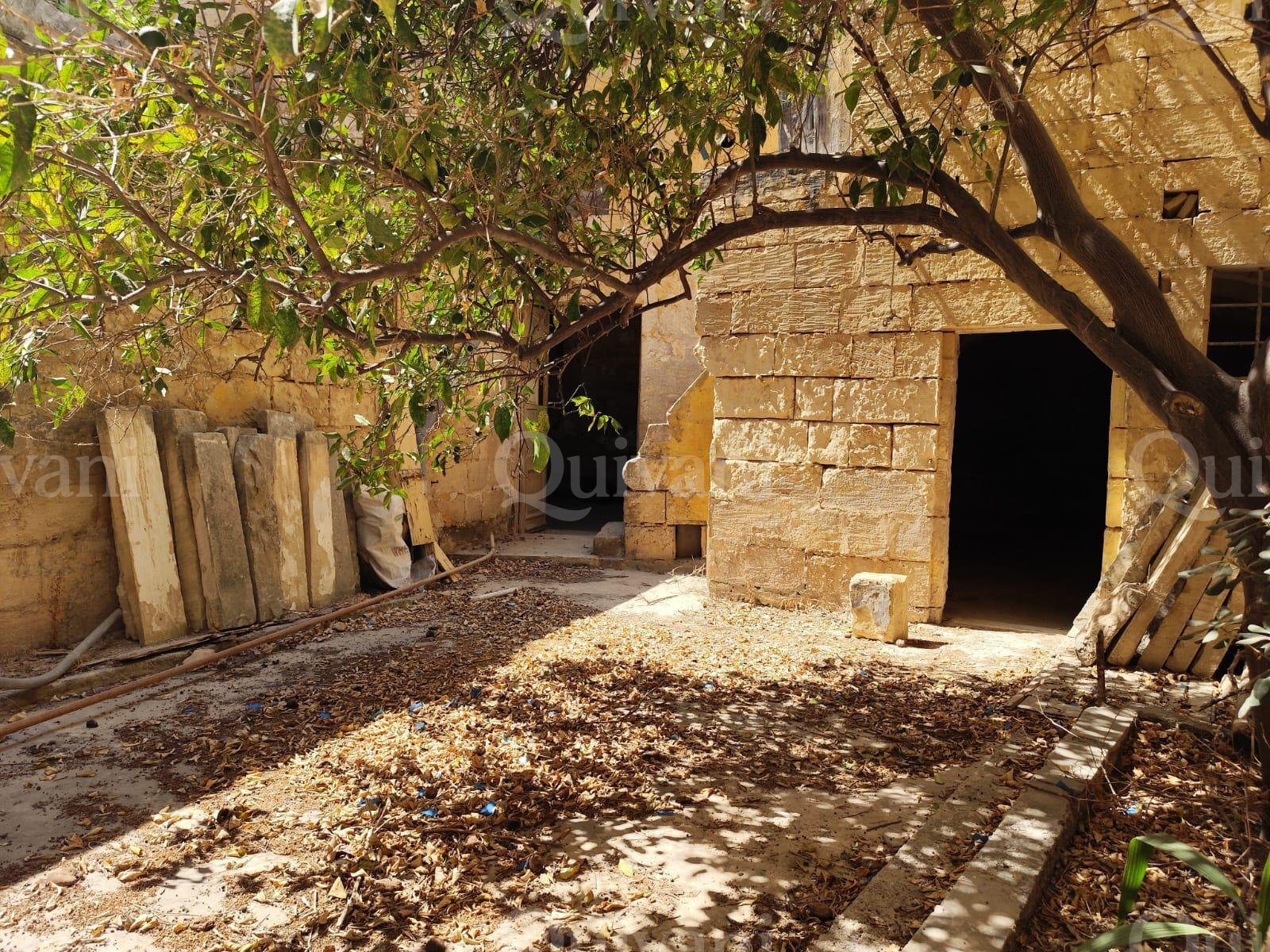 Zebbug, Unconverted House of Character