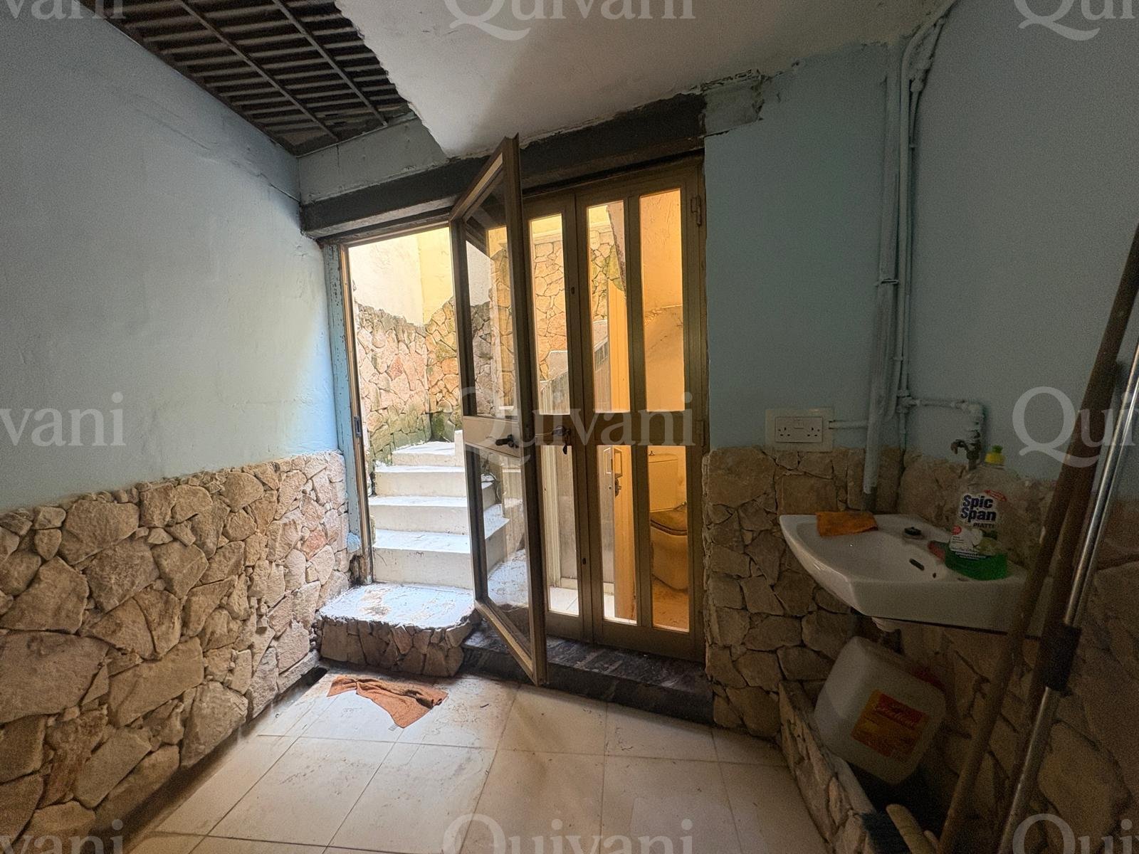 Birkirkara, Finished Garage
