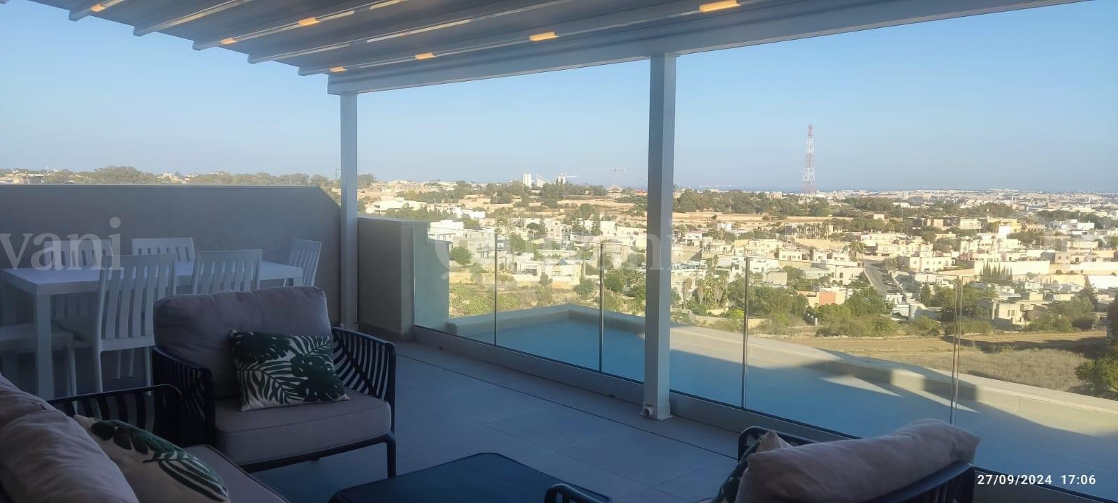 Naxxar, Furnished Penthouse