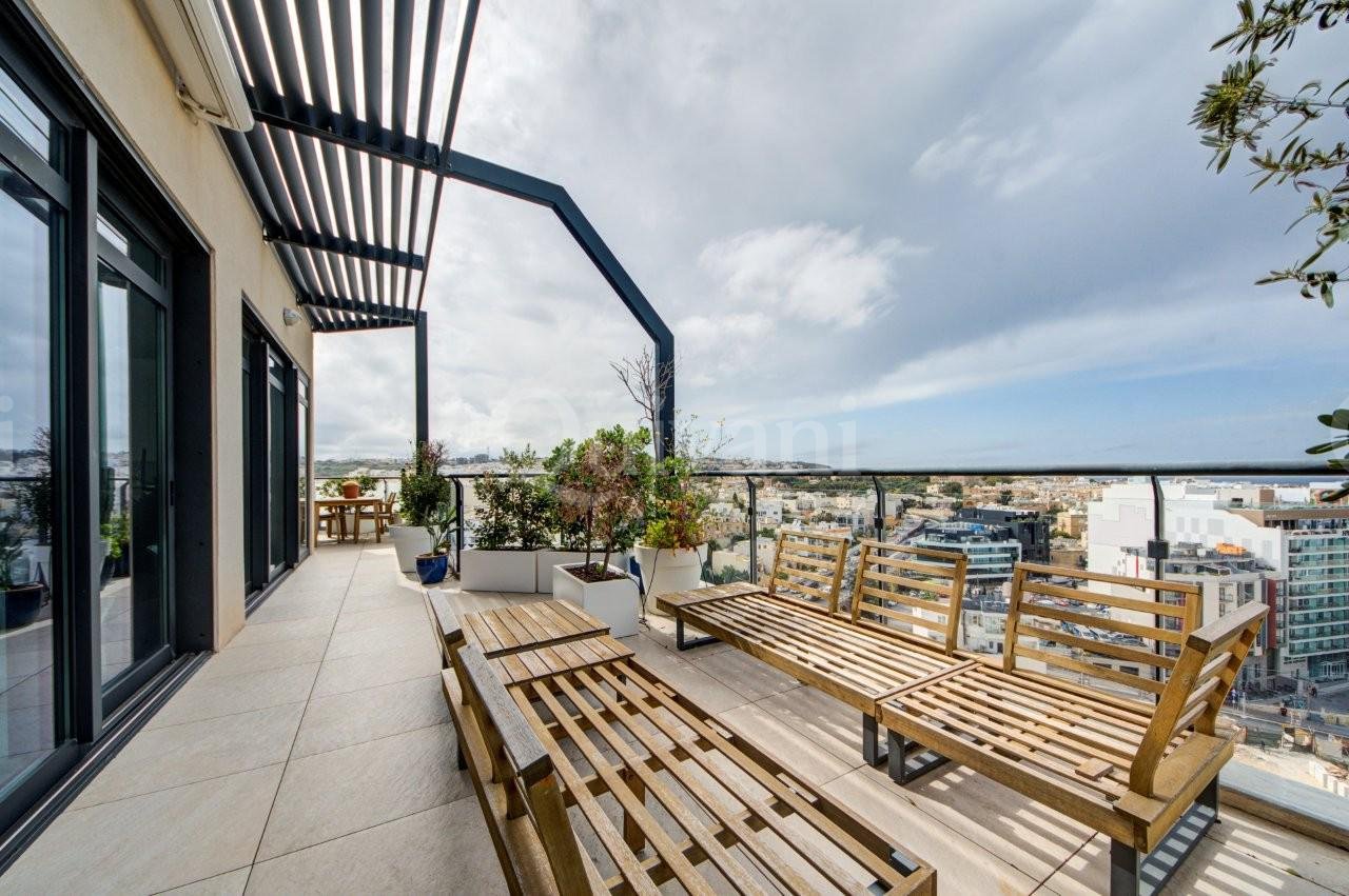 Pendergardens, Furnished Penthouse
