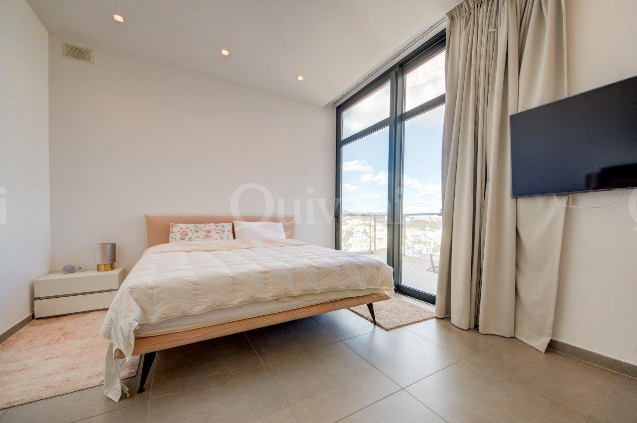 Pendergardens, Furnished Penthouse