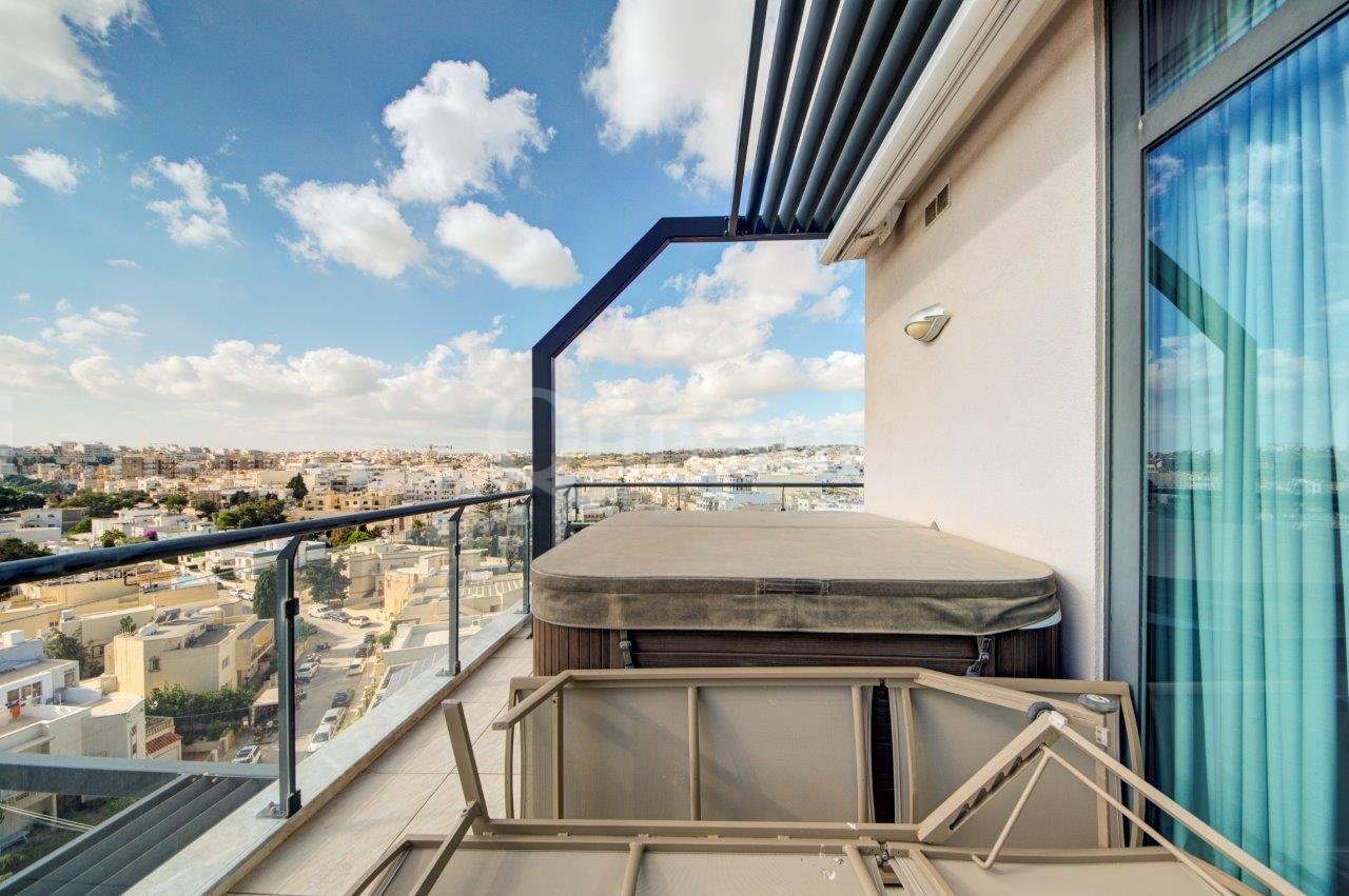 Pendergardens, Furnished Penthouse