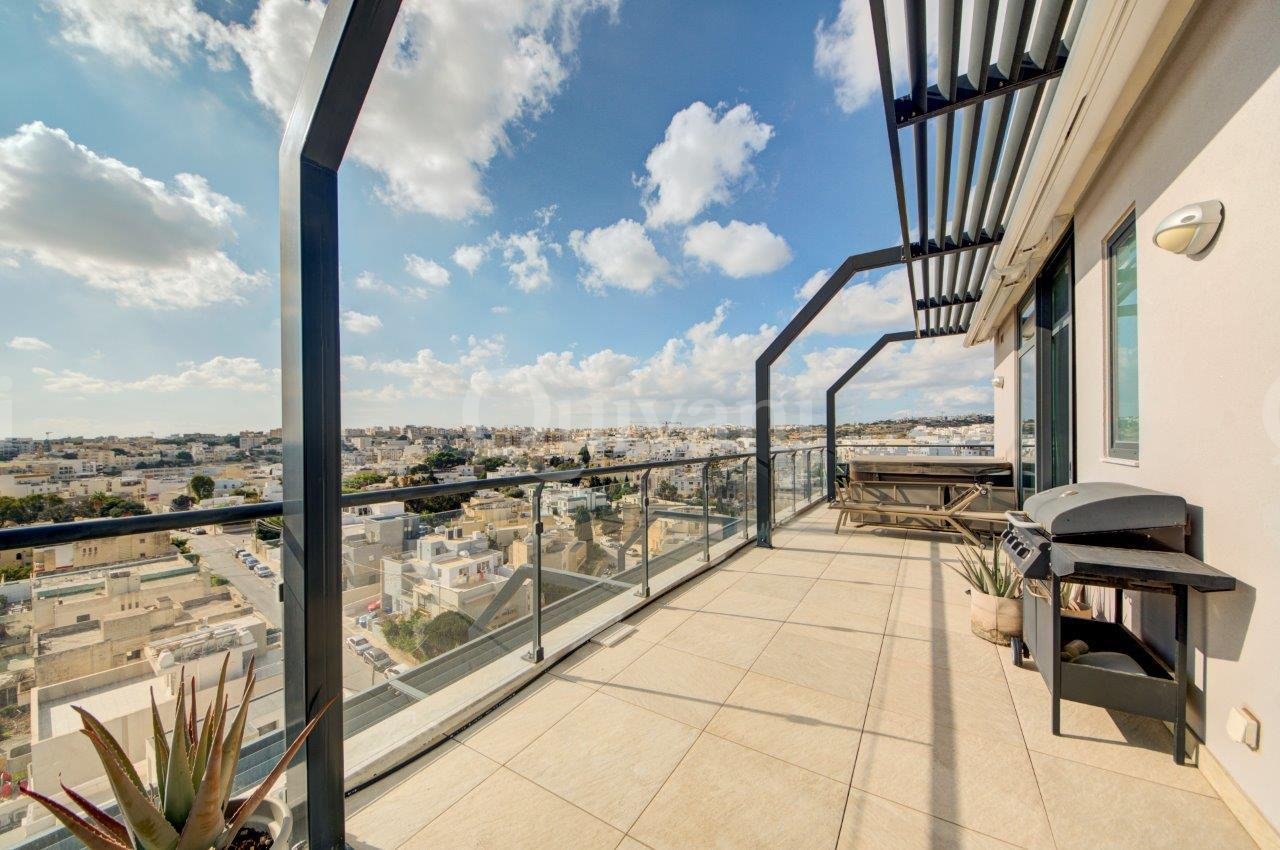 Pendergardens, Furnished Penthouse
