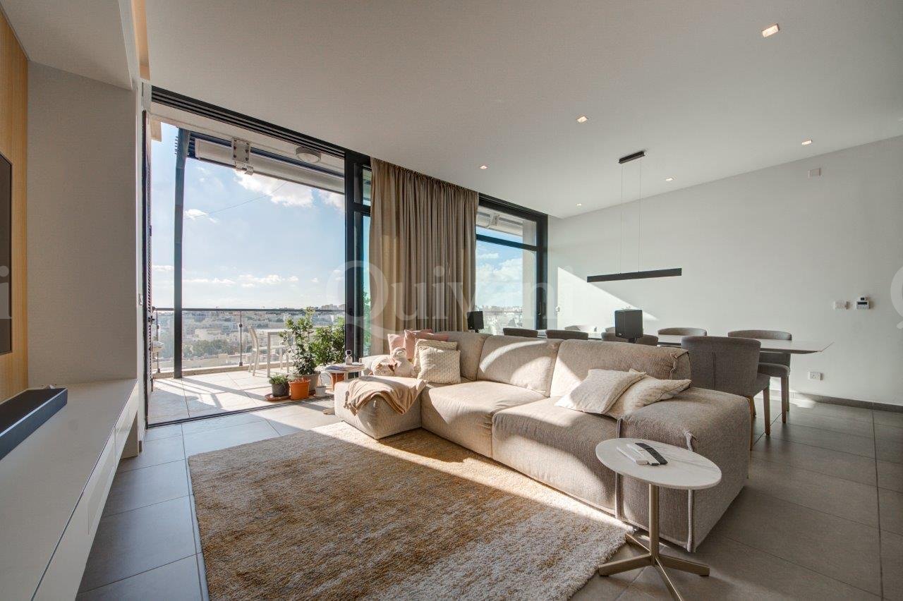 Pendergardens, Furnished Penthouse
