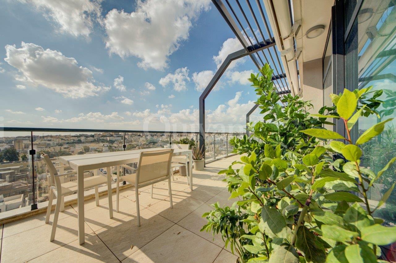 Pendergardens, Furnished Penthouse