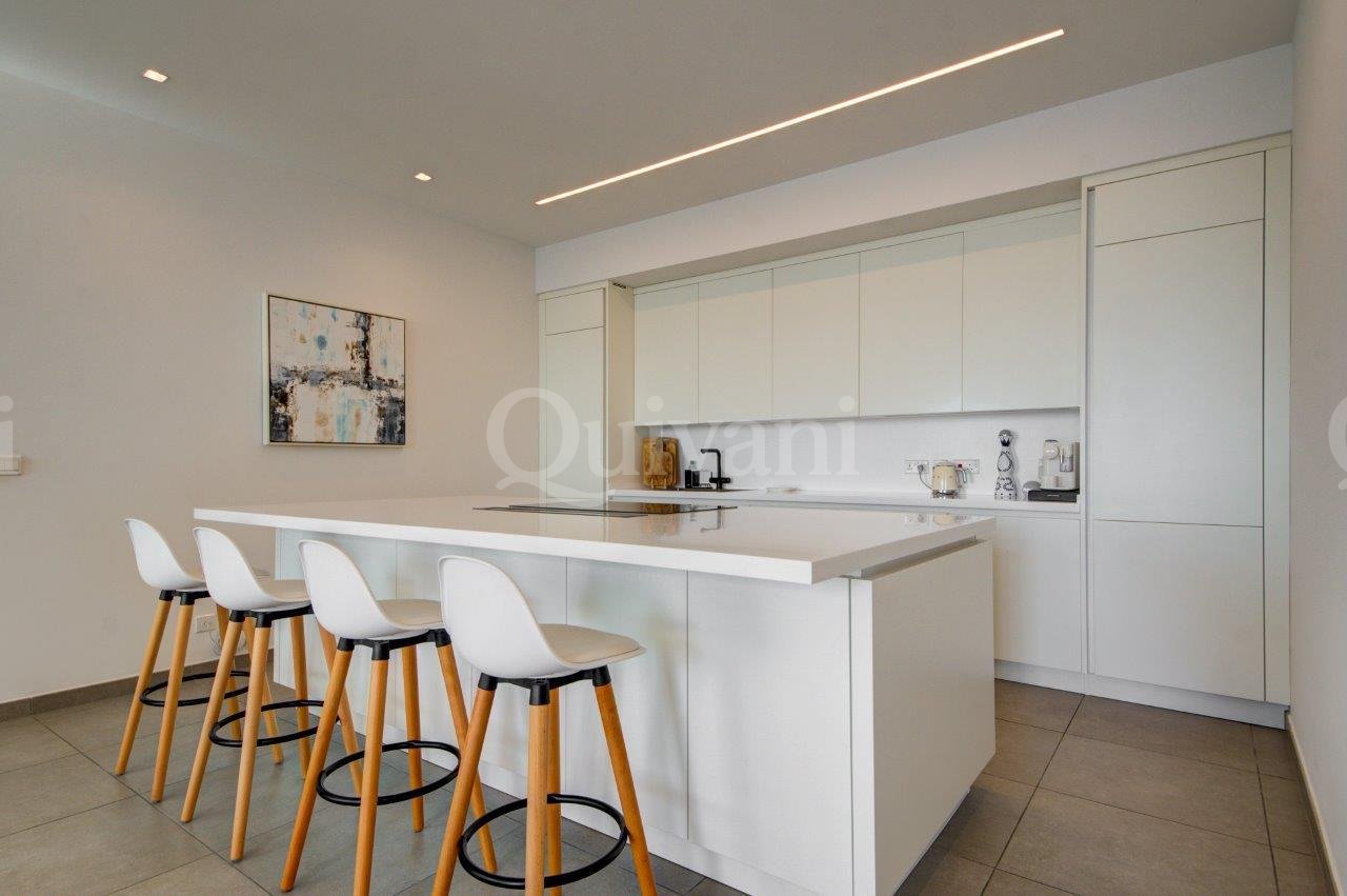 Pendergardens, Furnished Penthouse