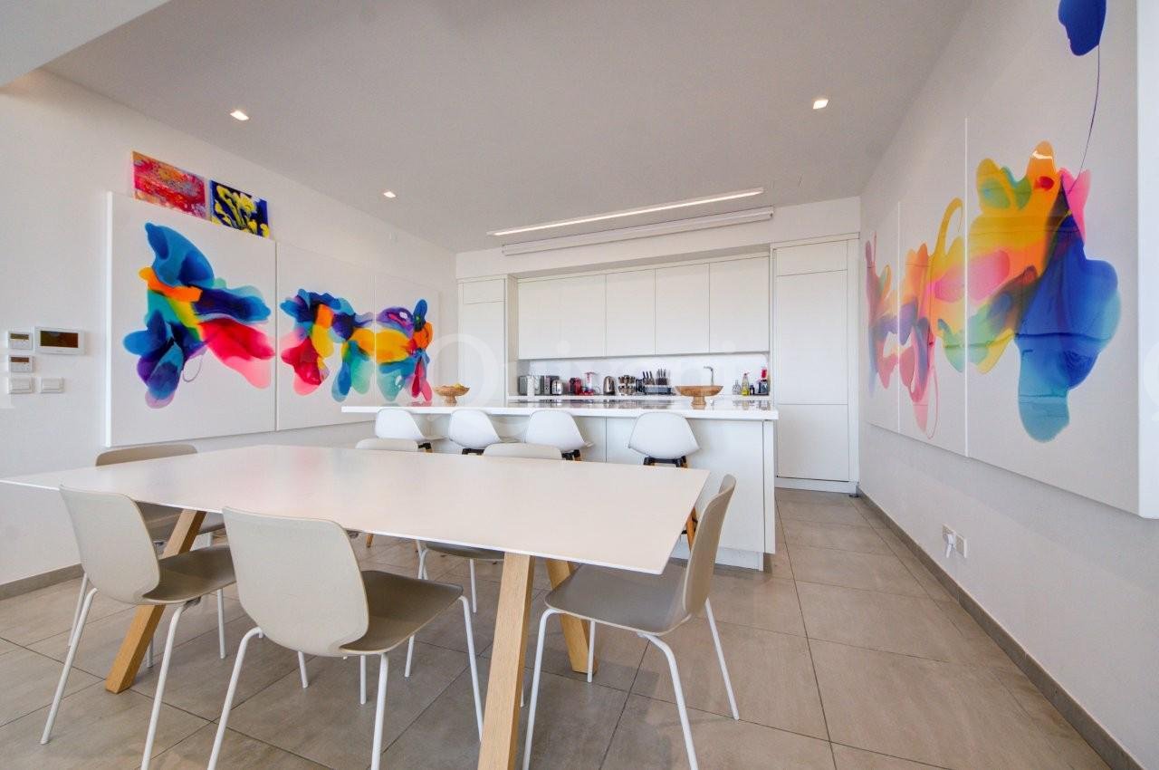 Pendergardens, Furnished Penthouse