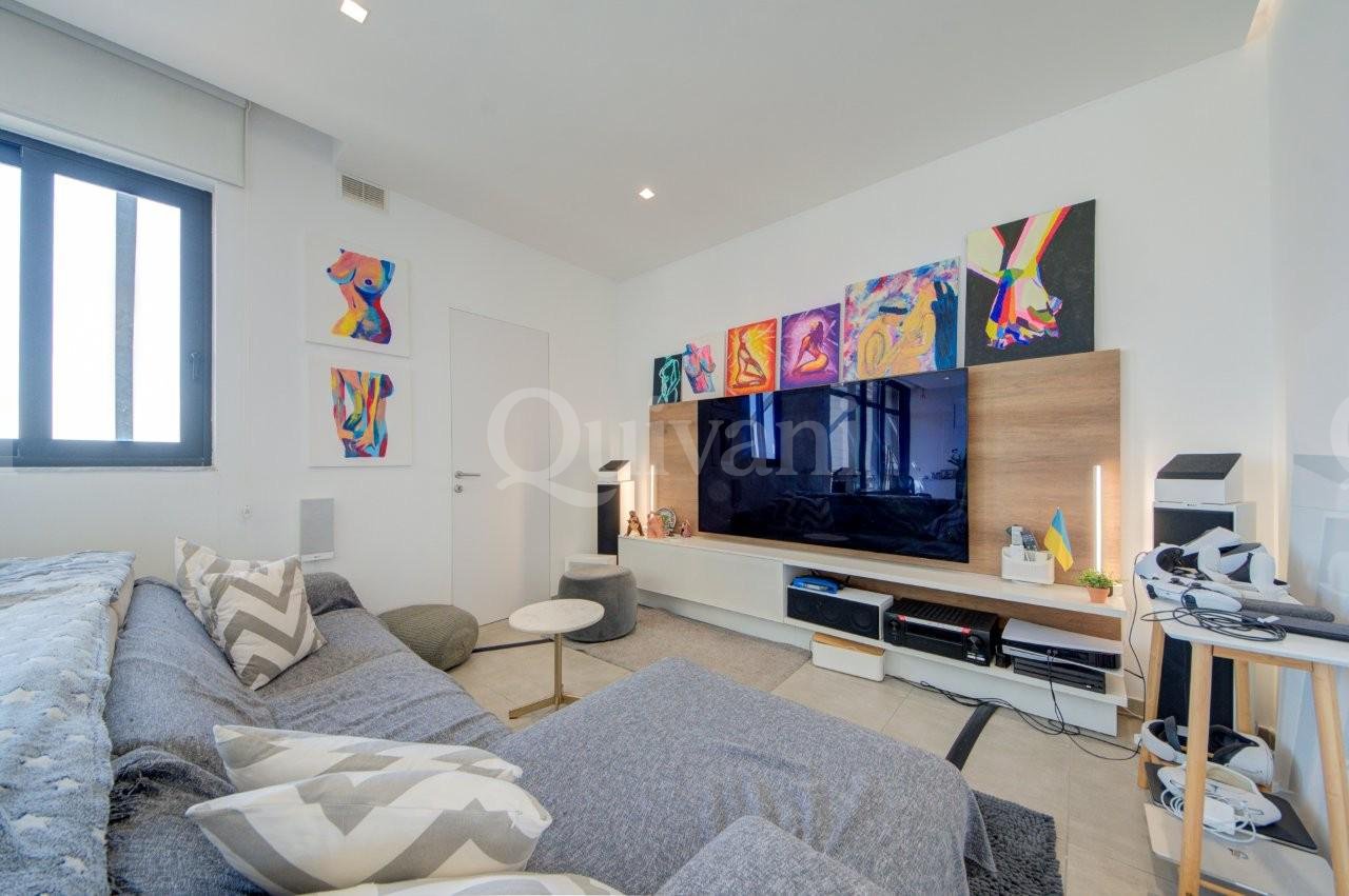 Pendergardens, Furnished Penthouse