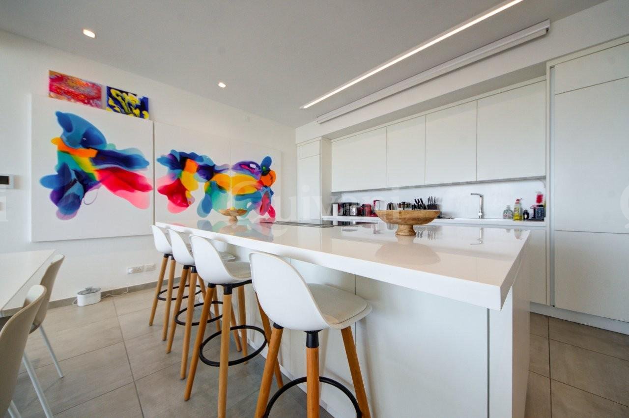 Pendergardens, Furnished Penthouse