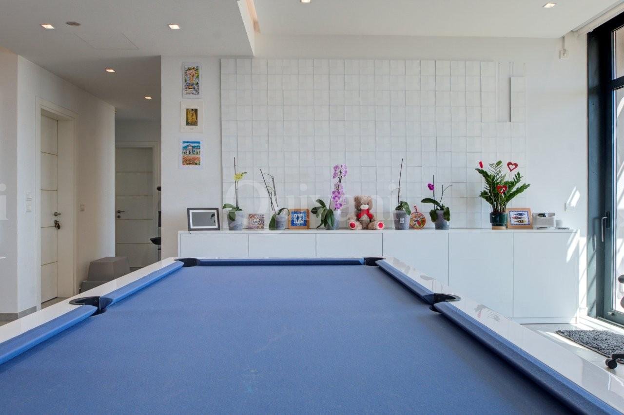 Pendergardens, Furnished Penthouse