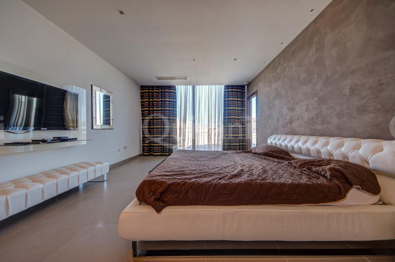 Sliema, Furnished Penthouse