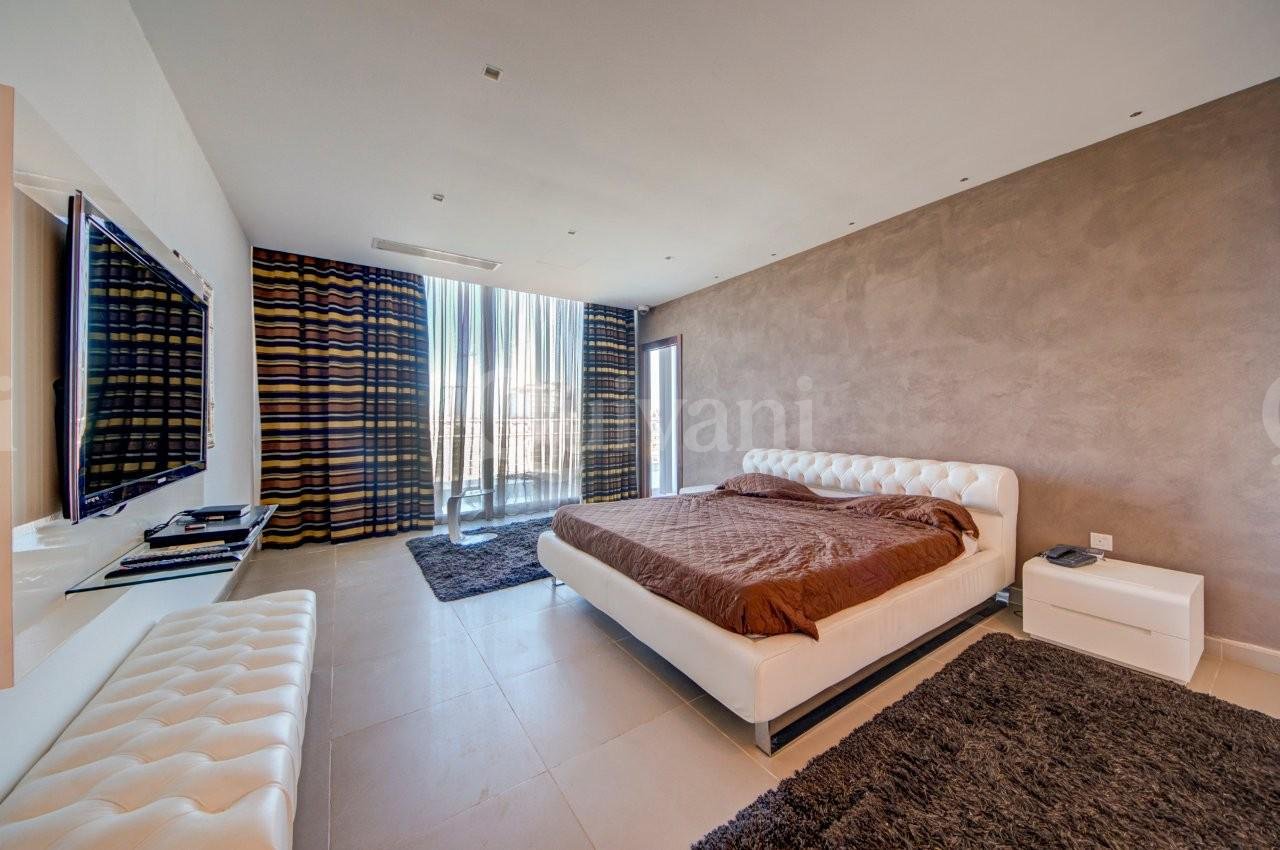 Sliema, Furnished Penthouse