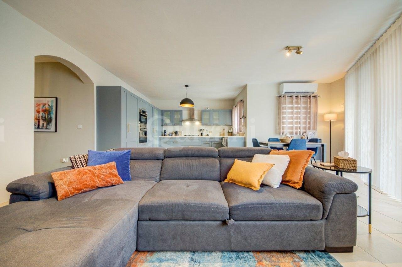 Dingli, Furnished Penthouse