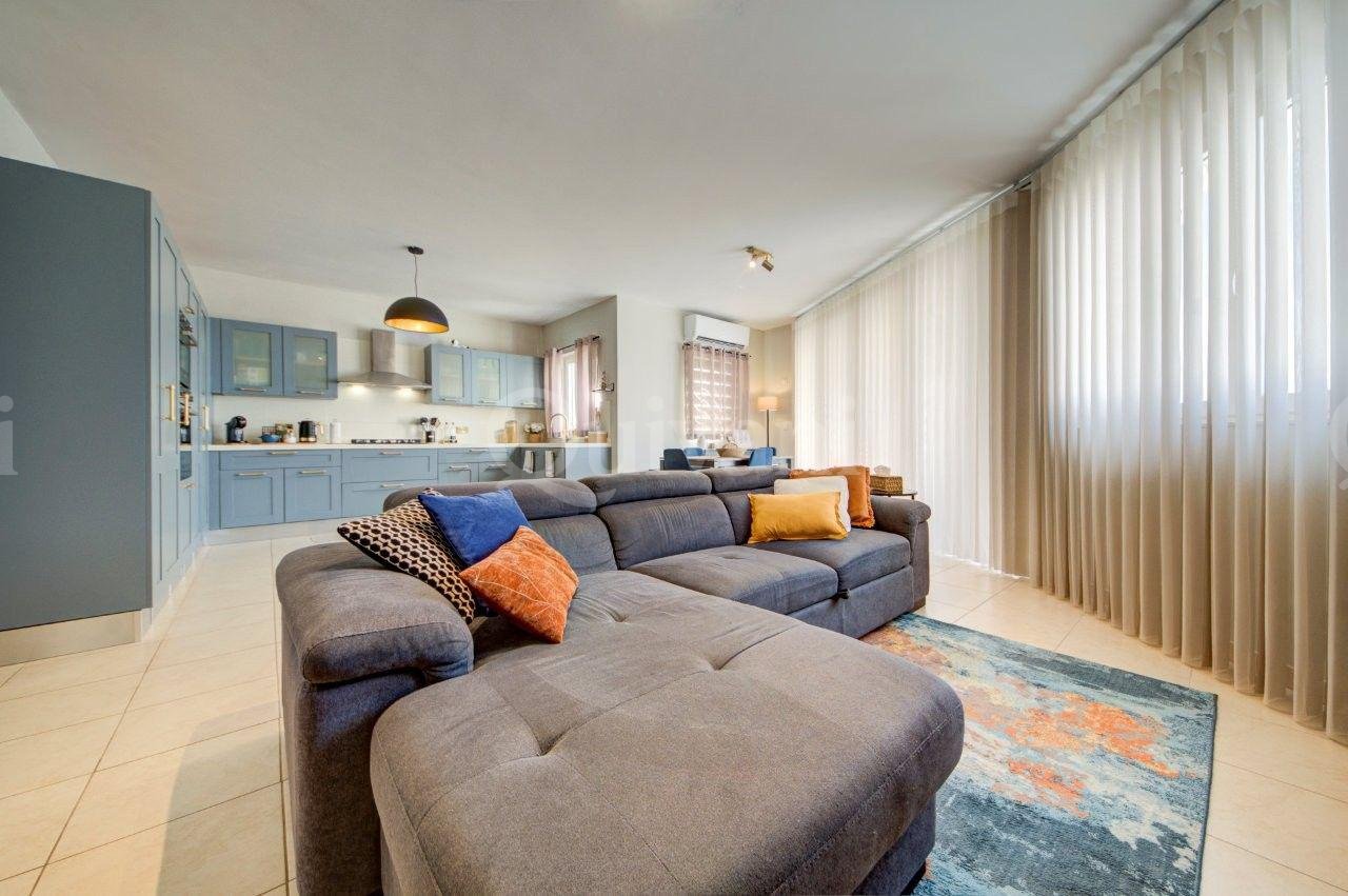 Dingli, Furnished Penthouse