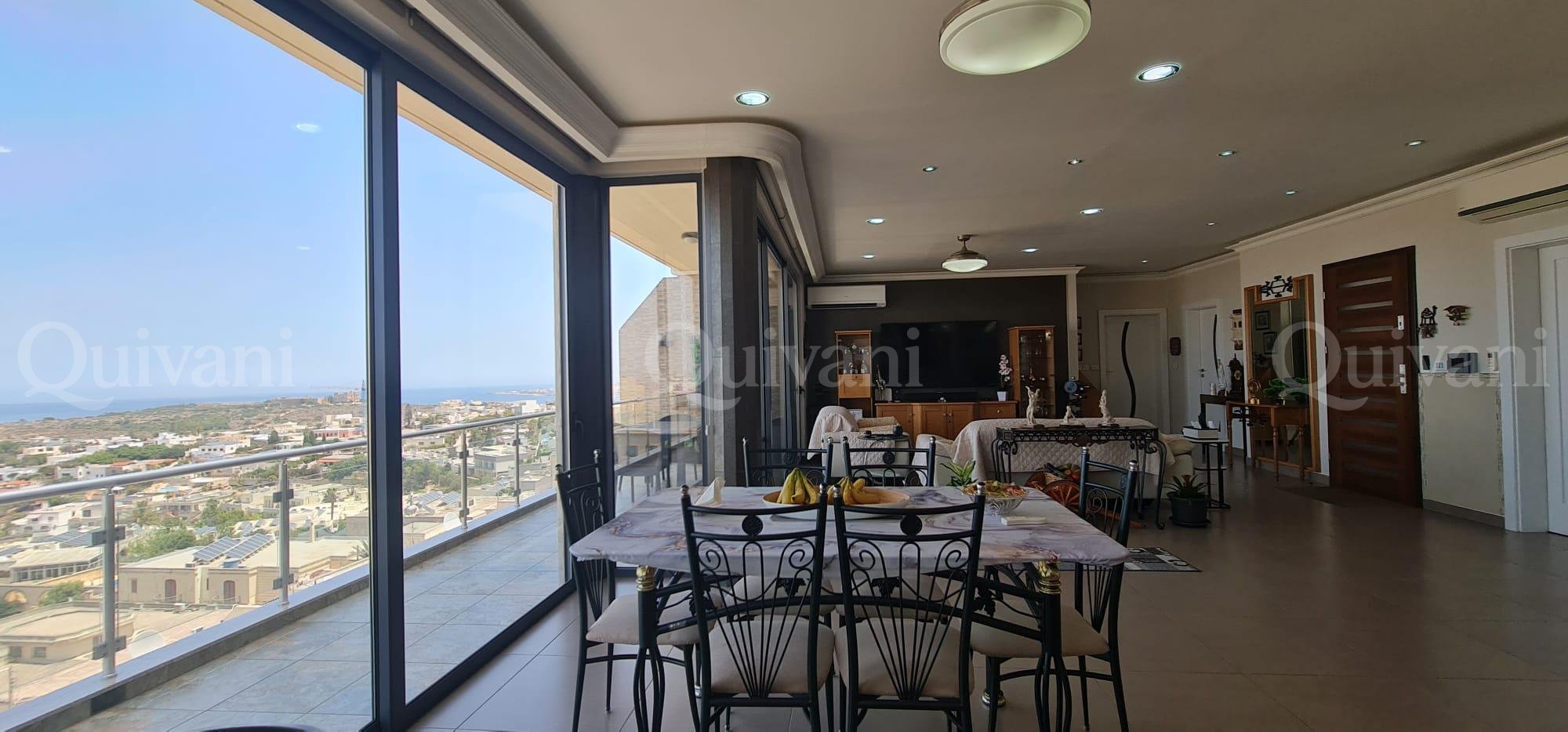 Mellieha, Penthouse