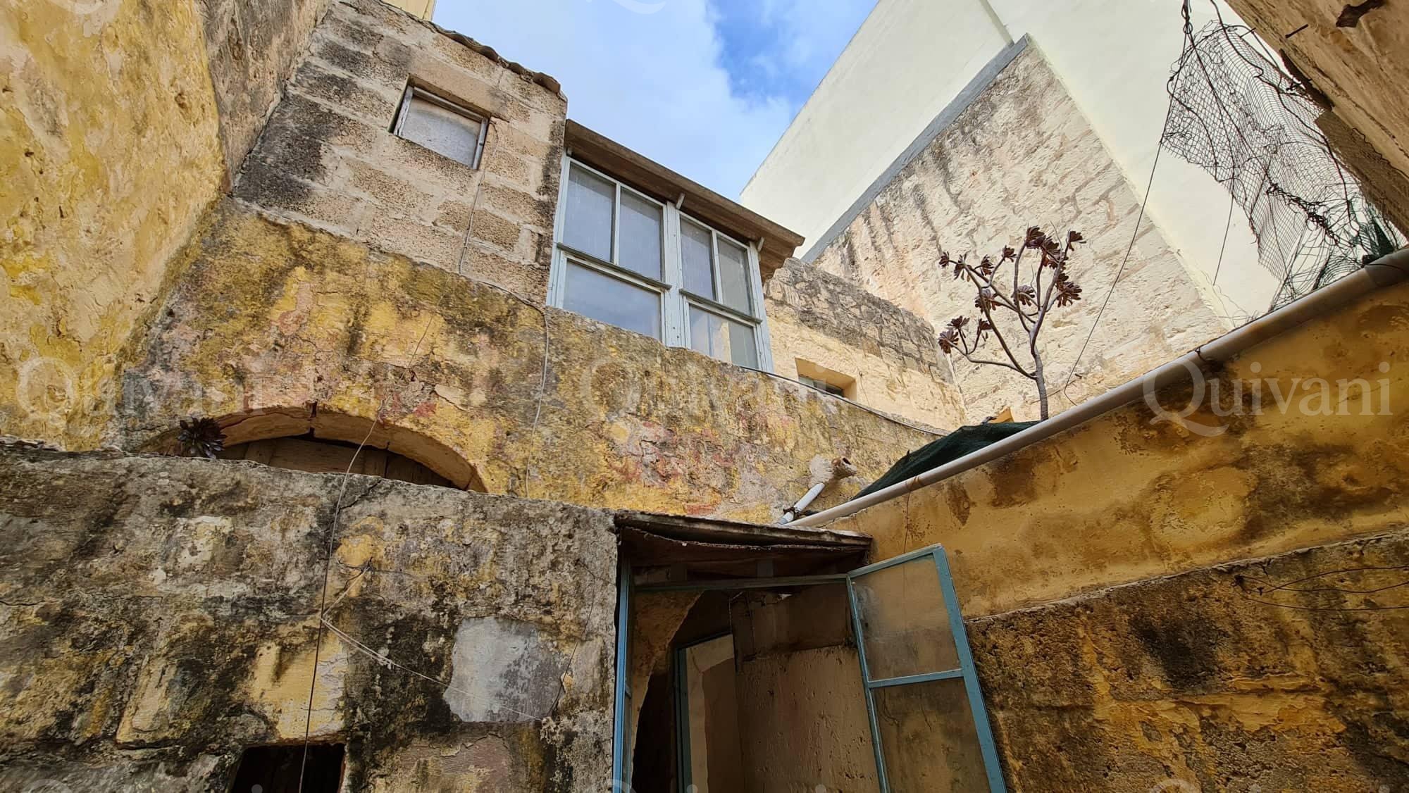 Mellieha, Unconverted House of Character