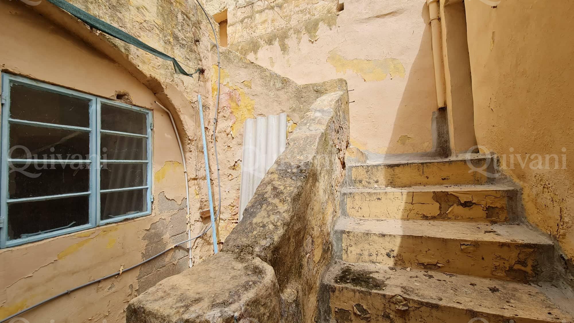 Mellieha, Unconverted House of Character