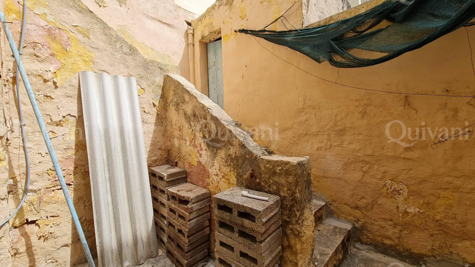Mellieha, Unconverted House of Character