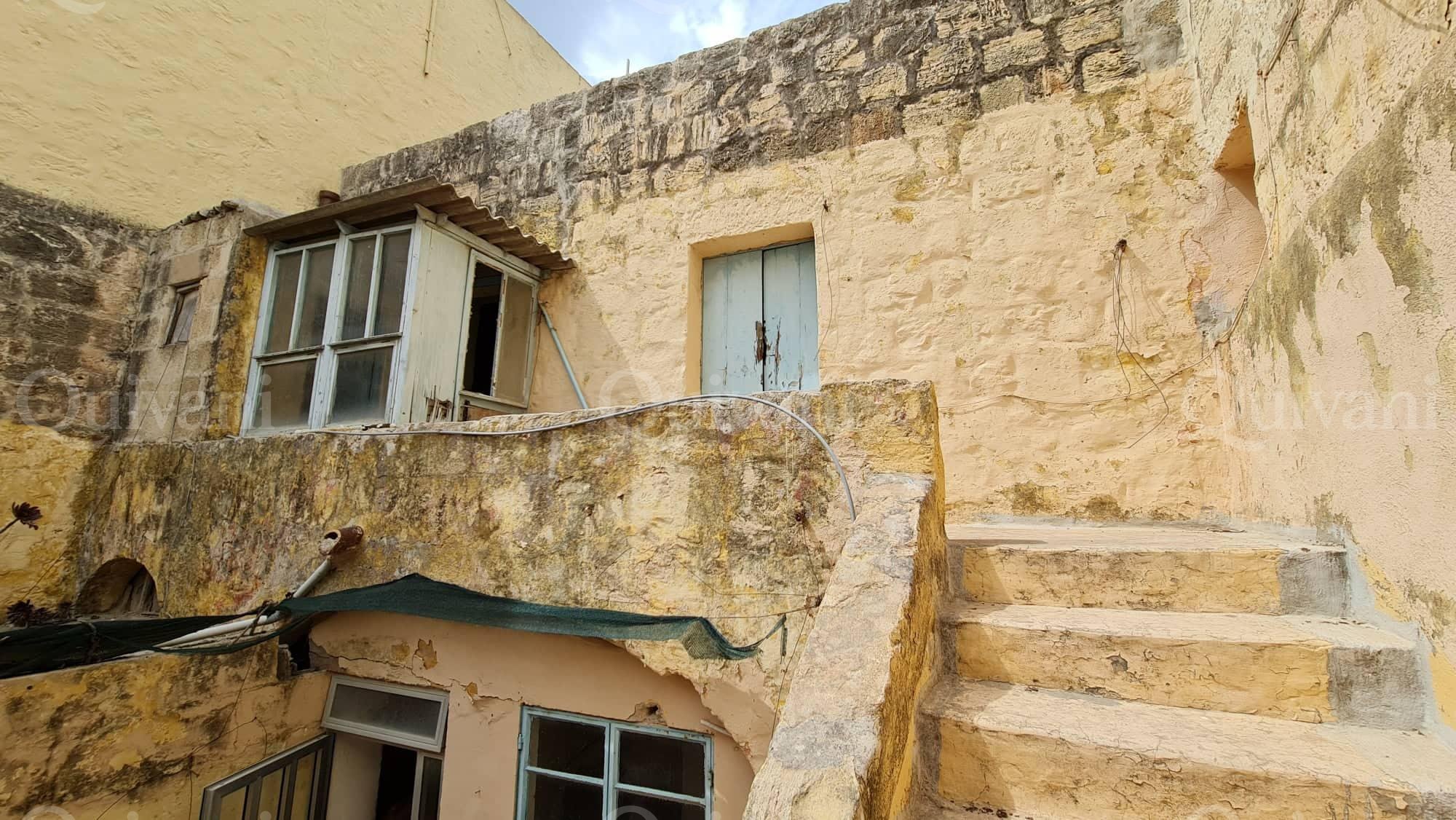 Mellieha, Unconverted House of Character