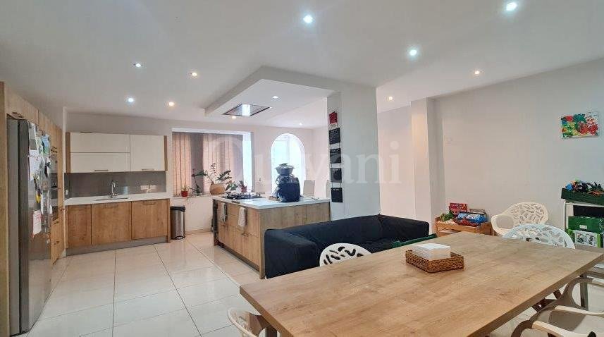 Santa Venera, Furnished Solitary Maisonette