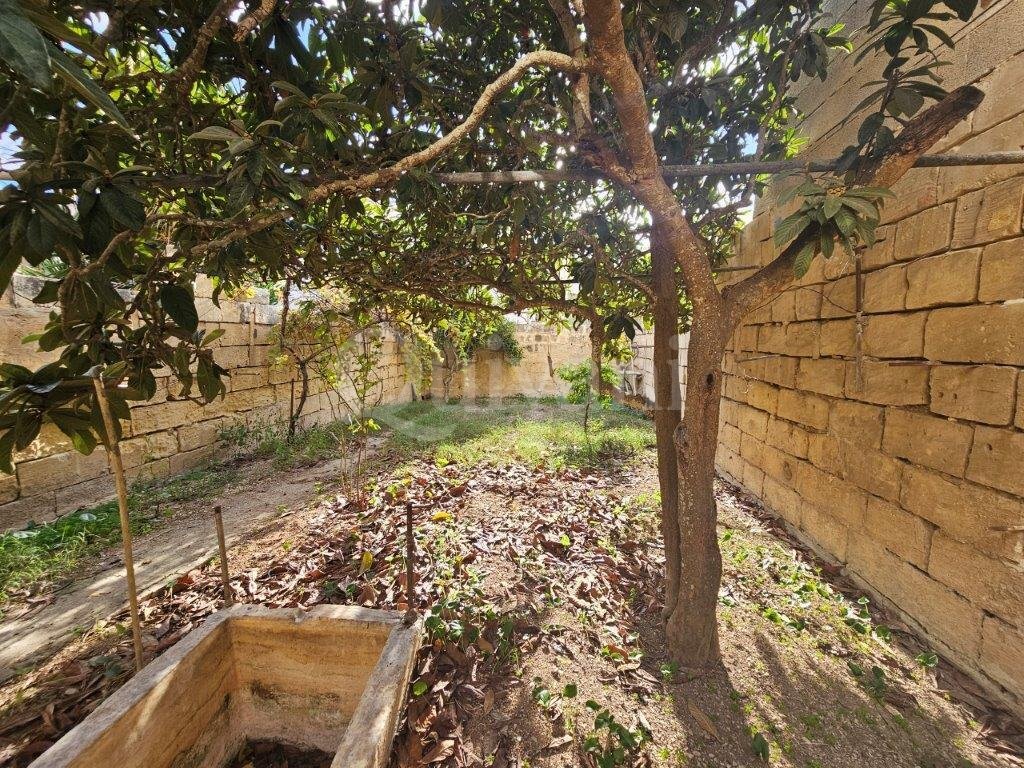 Rabat, Townhouse with large Garden